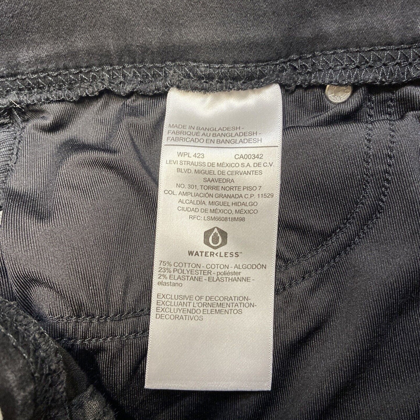 Signature Levi's Totally Shaping Pull On Skinny Jeans Women's Sz 14S Black 32x28