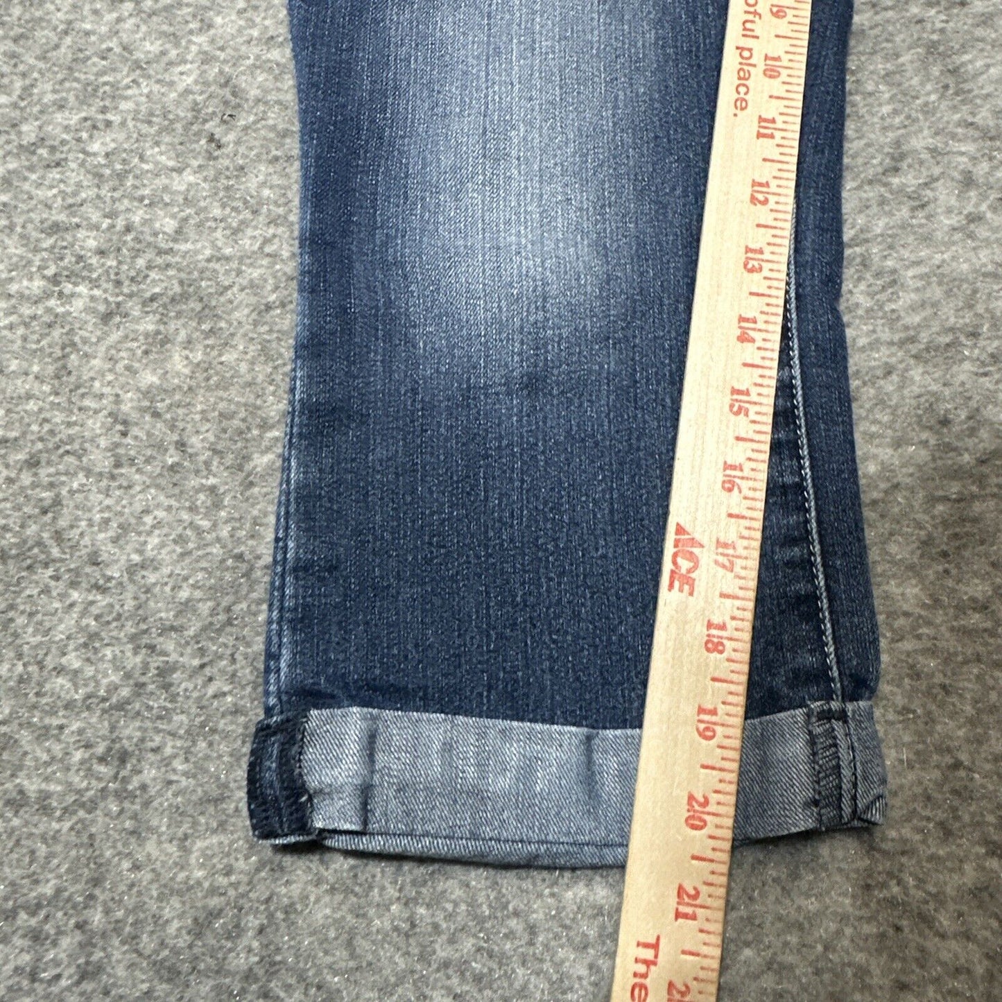 LEI Ashley Low Rise Women's Distressed Capri Jeans Size 9 Reg Blue Dark Denim