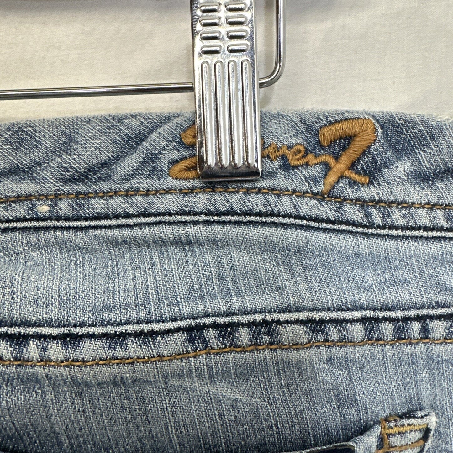 Seven7 Cropped Jeans Women’s Size 31 Blue Light Wash Stretch Denim