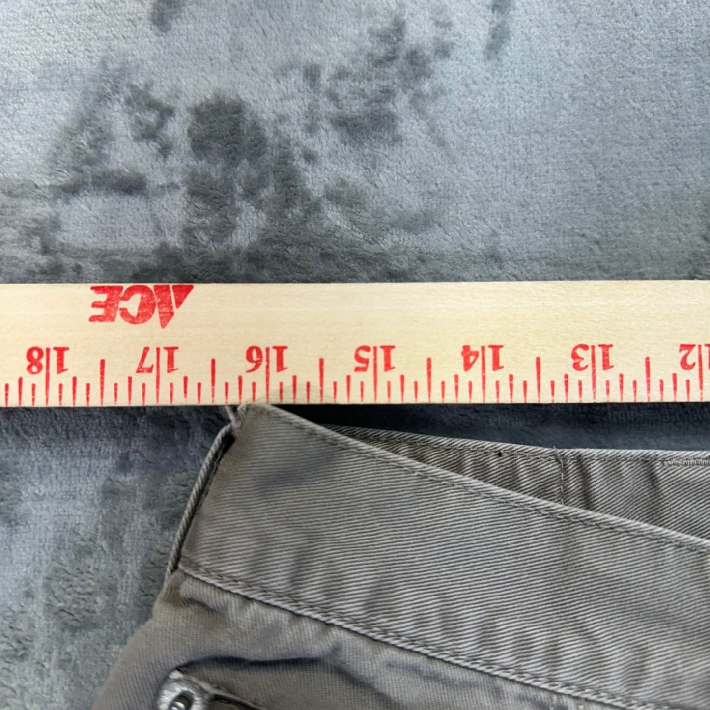Calvin Klein Men's Easy Fit Jeans 36 Beige Denim
