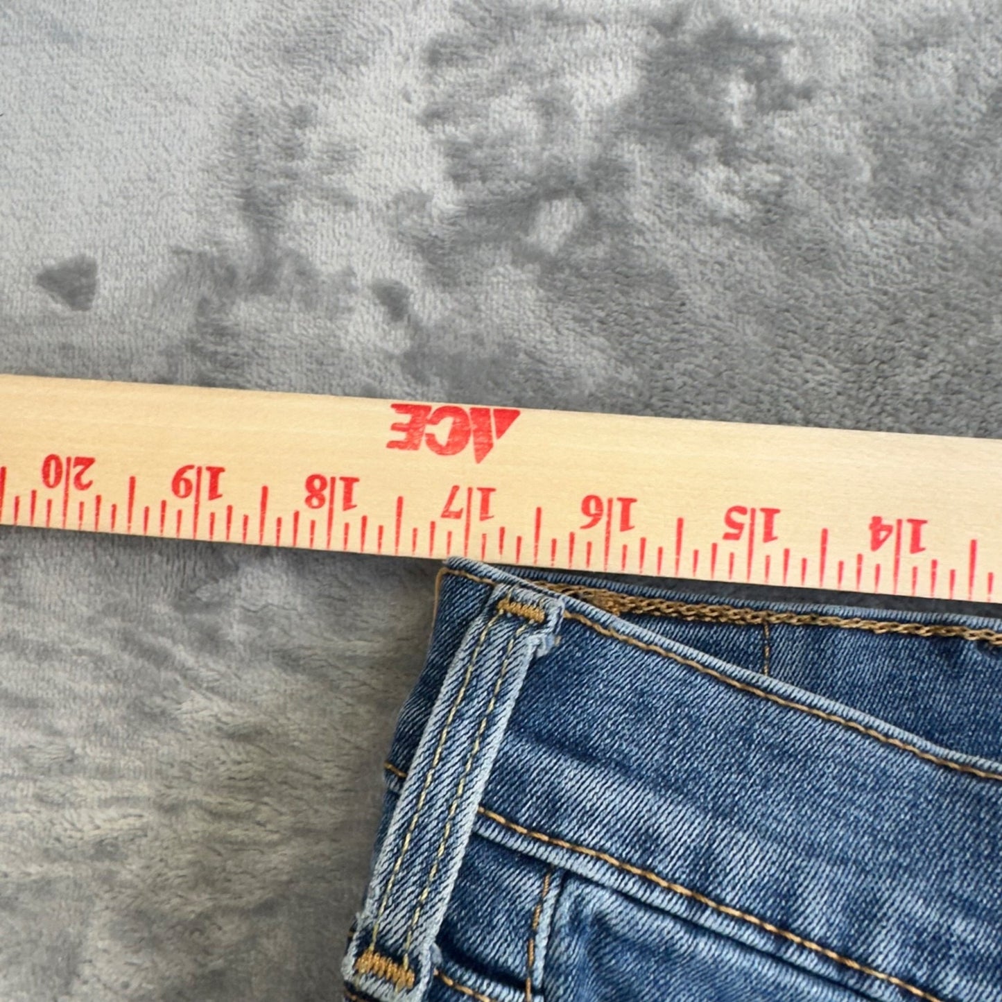 Levi's Men's 502 Slim Taper Jeans Size 38x30 Blue Medium Wash Denim