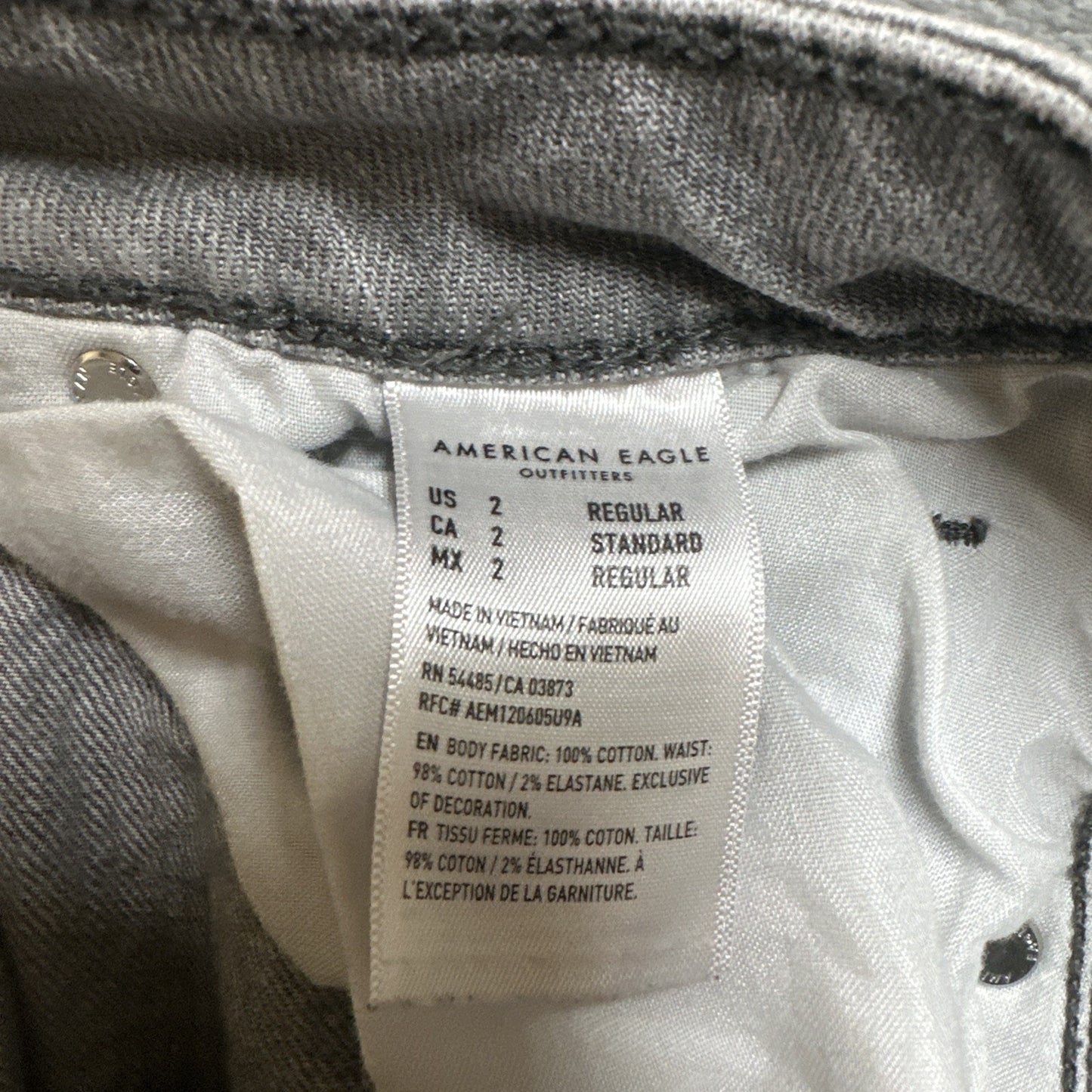 American Eagle Distressed Mom Jeans Women's Size 2R Gray Denim