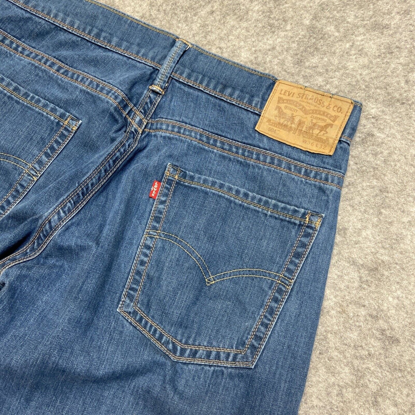 Levi's 504 Regular Straight Jeans Men's Size 36x32 Blue Denim