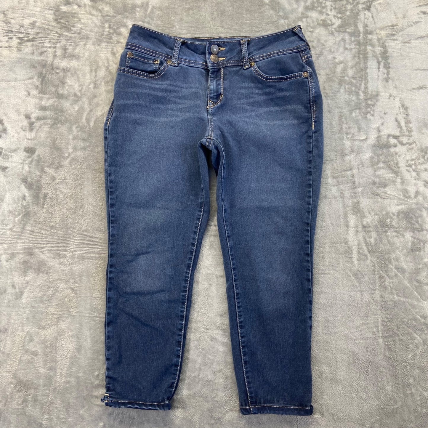 WallFlower Women's Capri Jeans Size 9 Blue Dark Wash