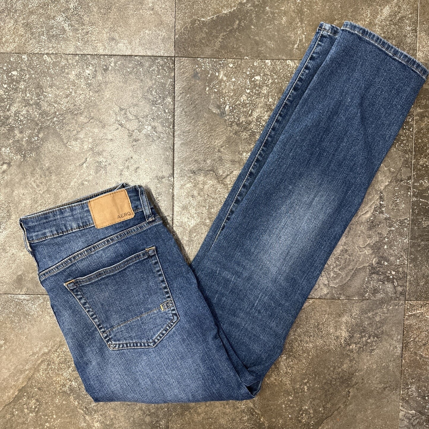 Aeropostale Jeans Men’s 30x32 Slim Straight Mid Rise Medium Wash Denim