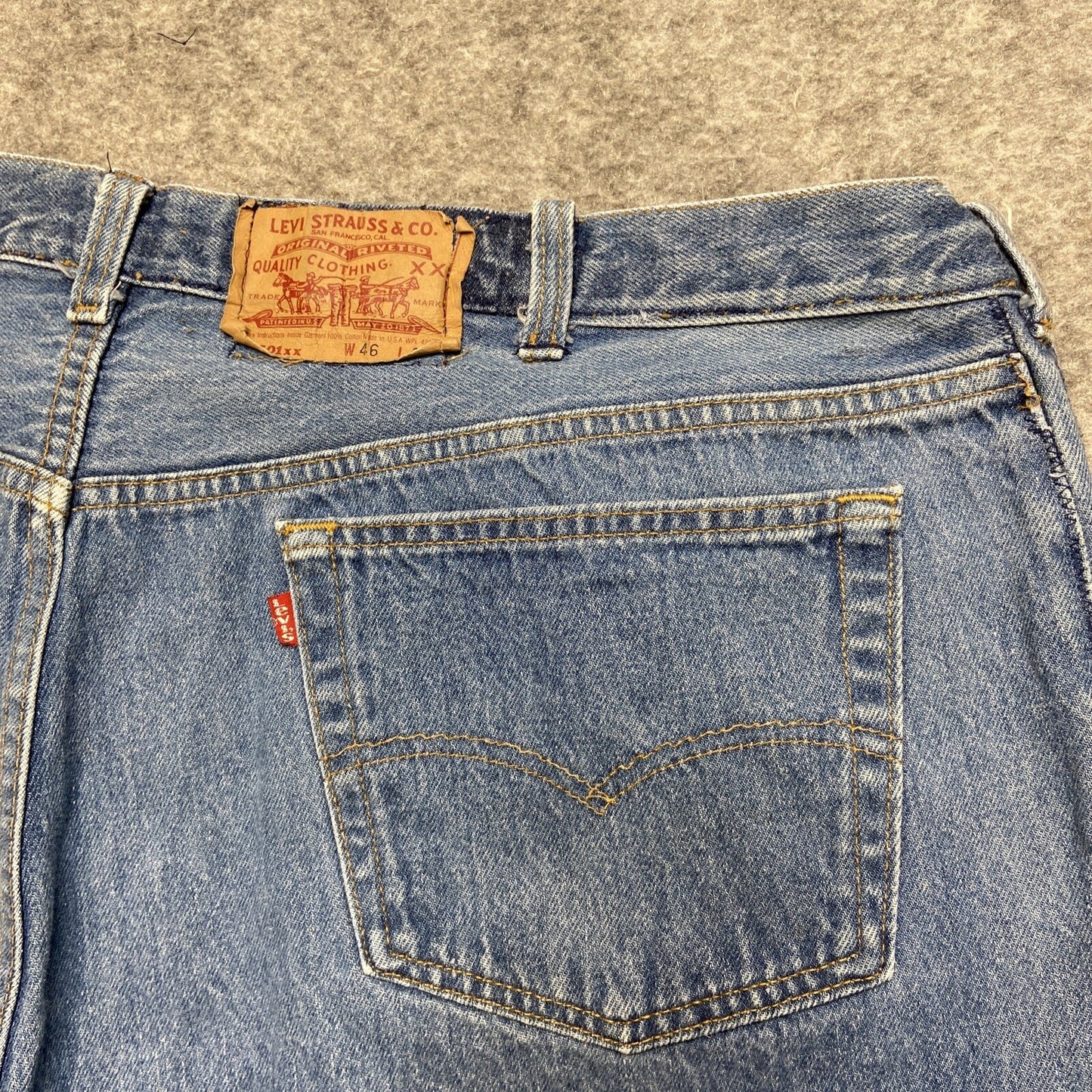 Levi's Strauss Signature Cropped Jeans Men Size 46x32 Blue Denim