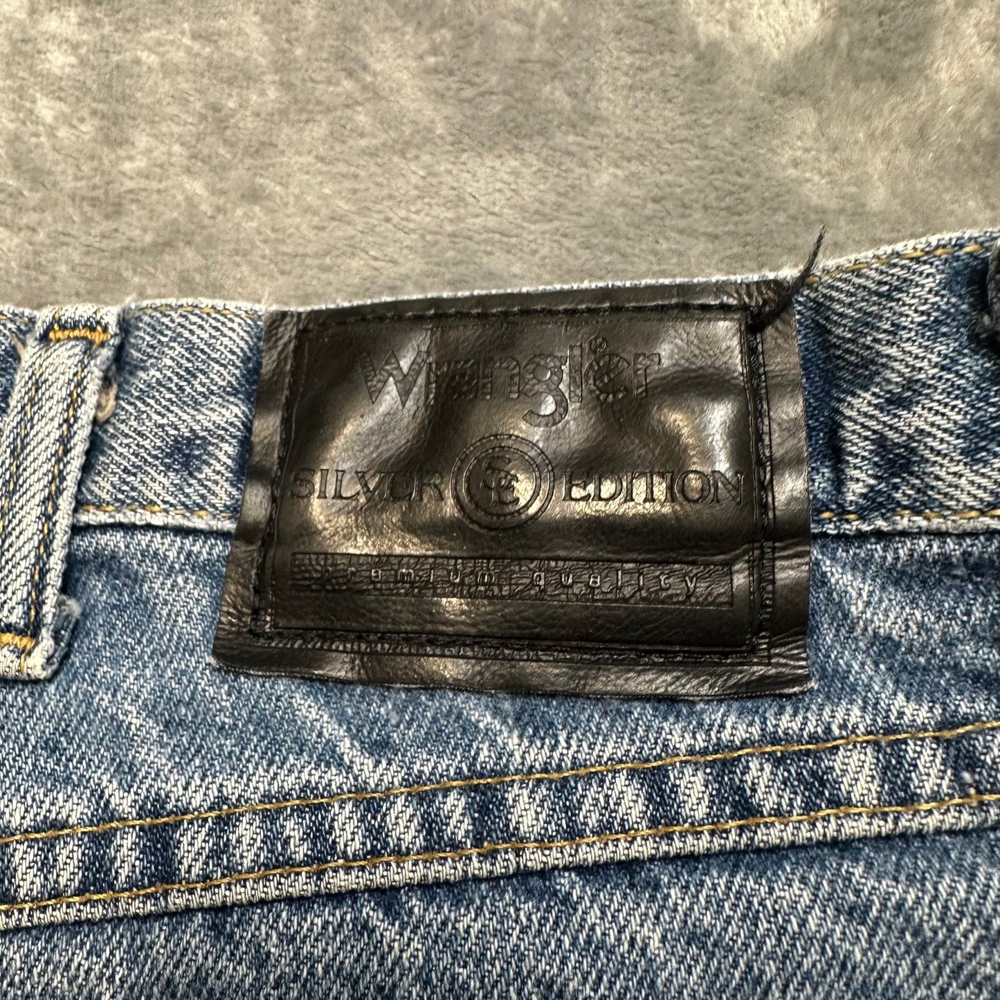 Vintage Wrangler Silver Edition Jeans Men's Size 37x31 Blue Denim