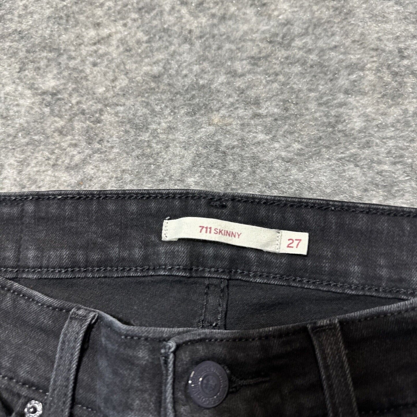 Levi's 711 Skinny Women's Distressed Jeans Size 27 Black Dark Wash Denim