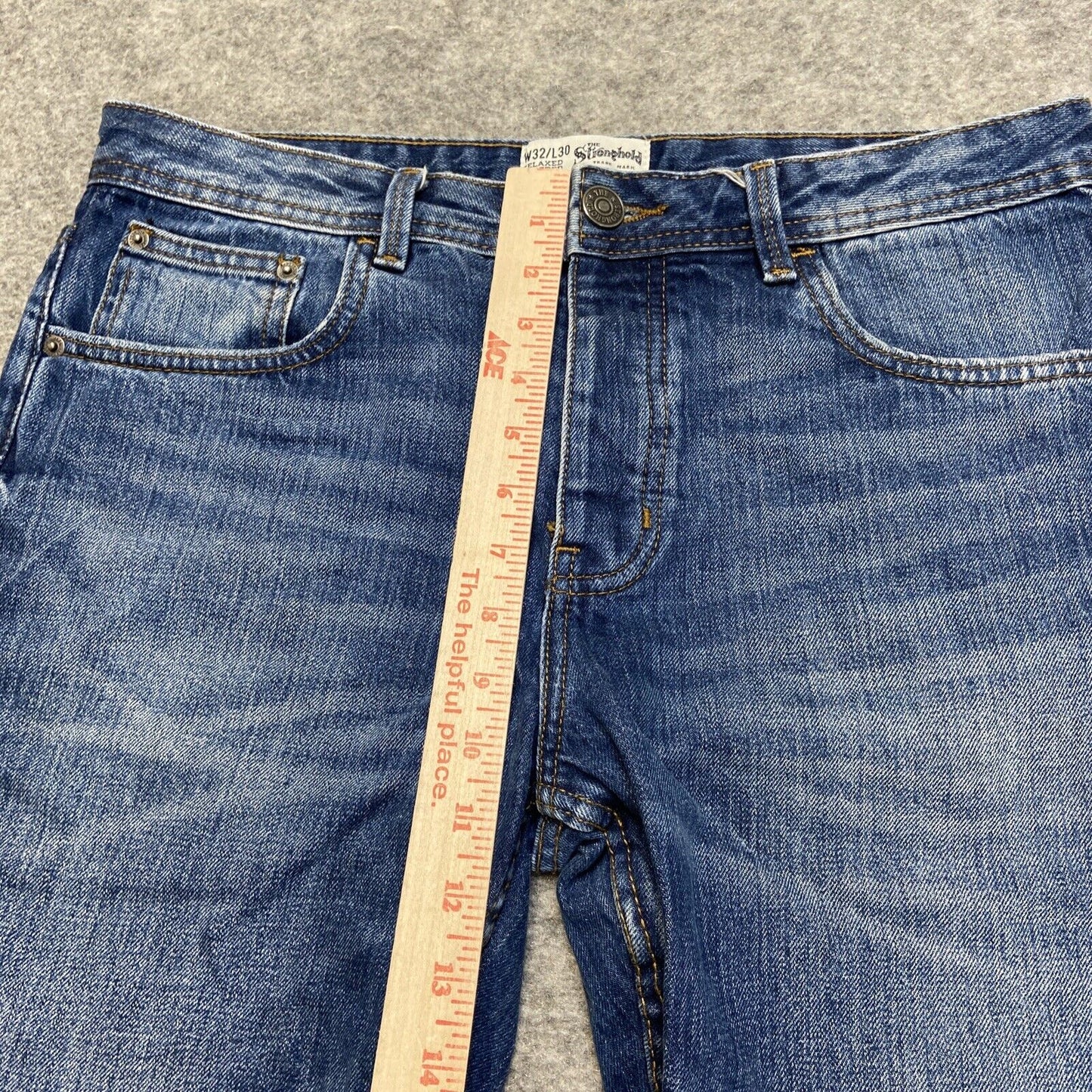 The Stronghold Relaxed Tapered Jeans Men's Size 32x30 Blue Denim Button Fly