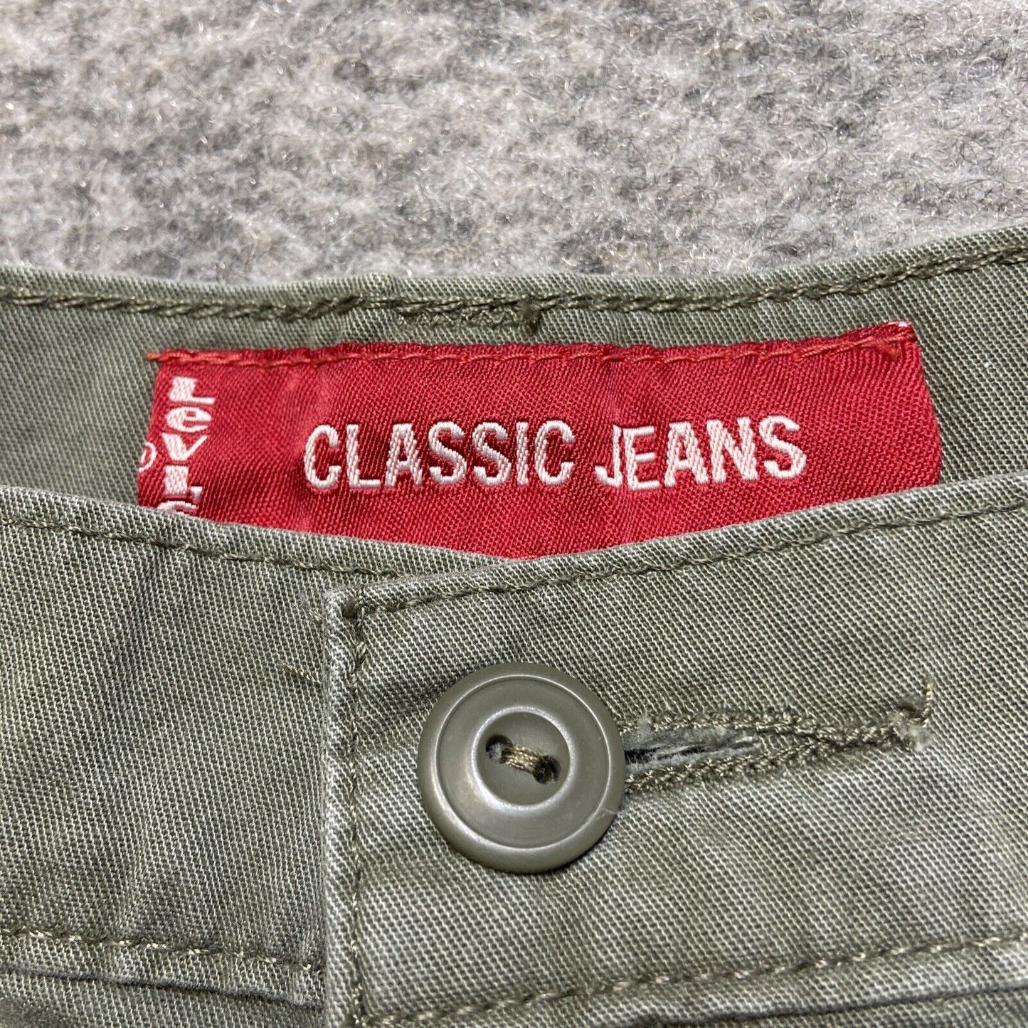 Levi's Classic Fit Shorts Women's Size 16 Mis Green Shorts Summer