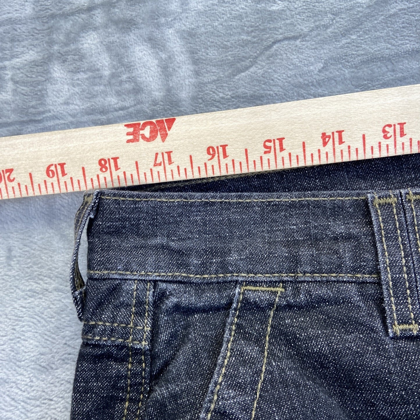 Levi's Straight Cuffed Capri Jeans Women's Size 16 Mis Black Denim