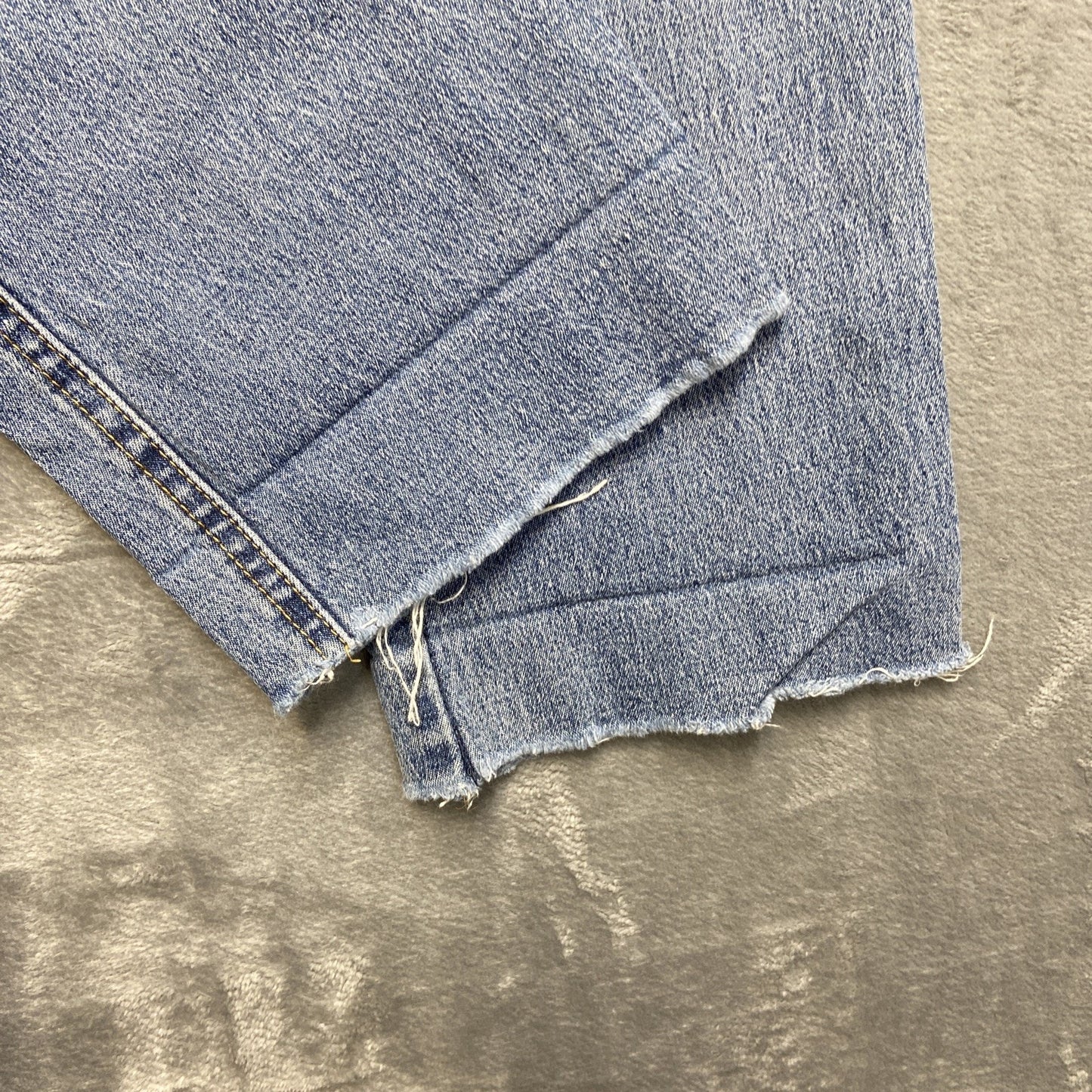 Wrangler Straight Leg Jeans Women’s Size 26 Blue Denim