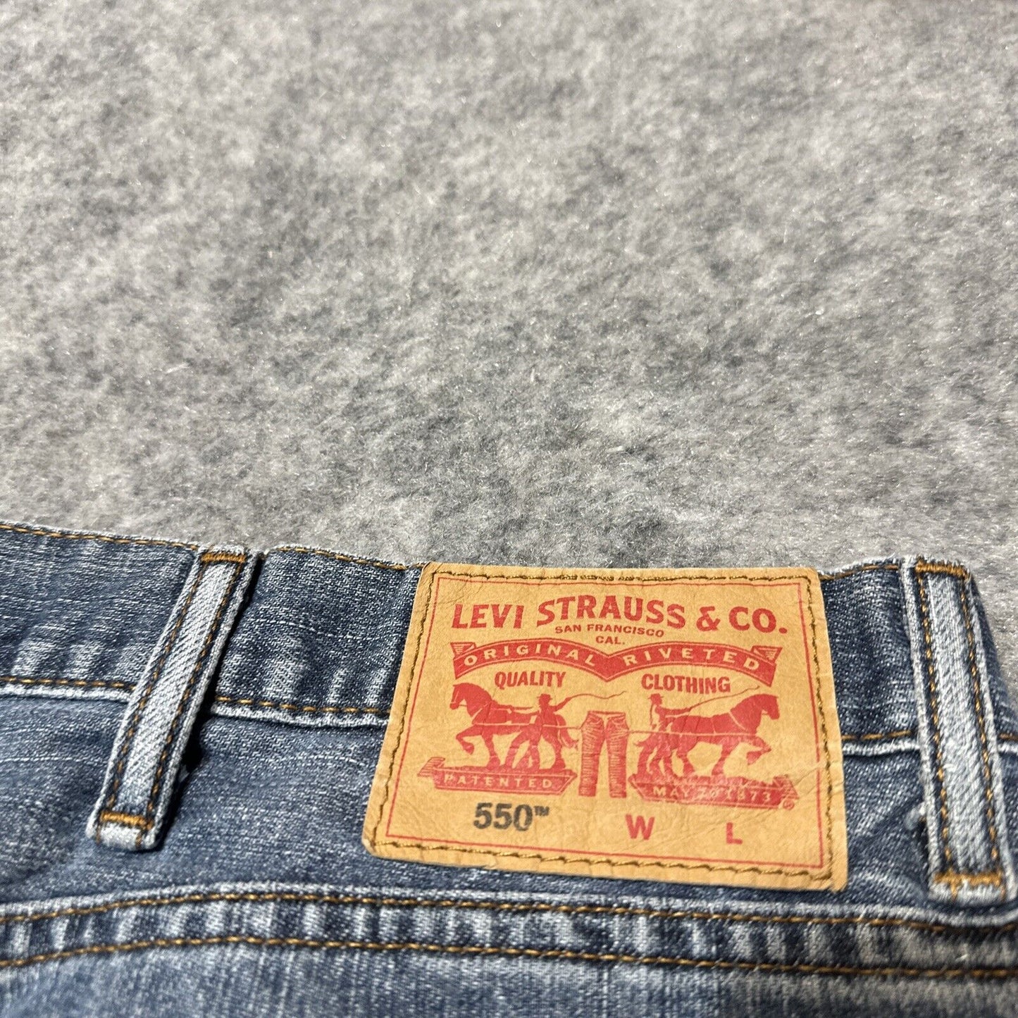 Levi's 550 Relaxed Fit Jeans Mens Size 46x30 Blue Light Wash Denim