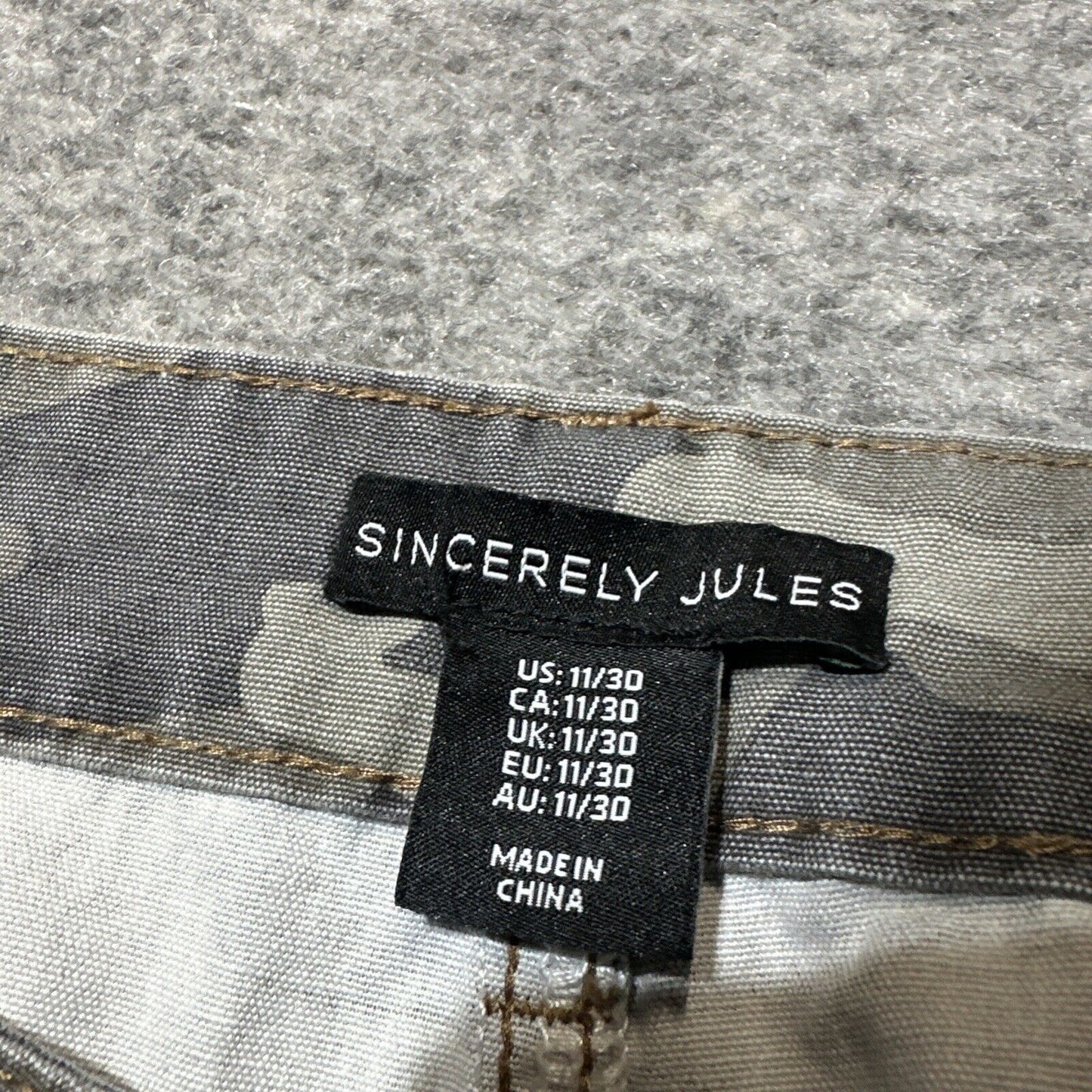 Sincerely Jules Cargo Bootcut Jeans Women's Size 11/30 Camouflage Green Denim