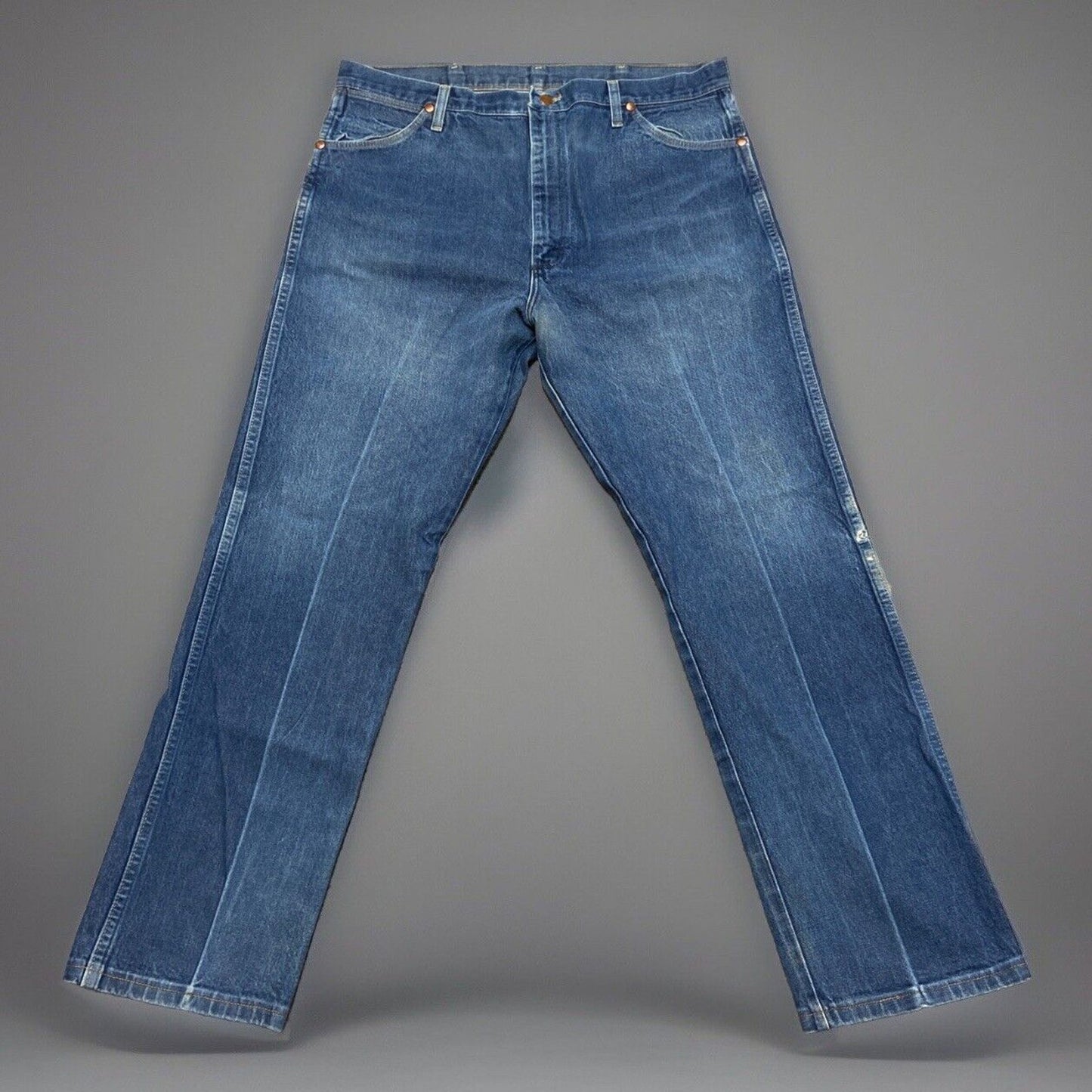 Wrangler 13MWZ Cowboy Cut Jeans Men's Size 40x32 Medium Wash Western