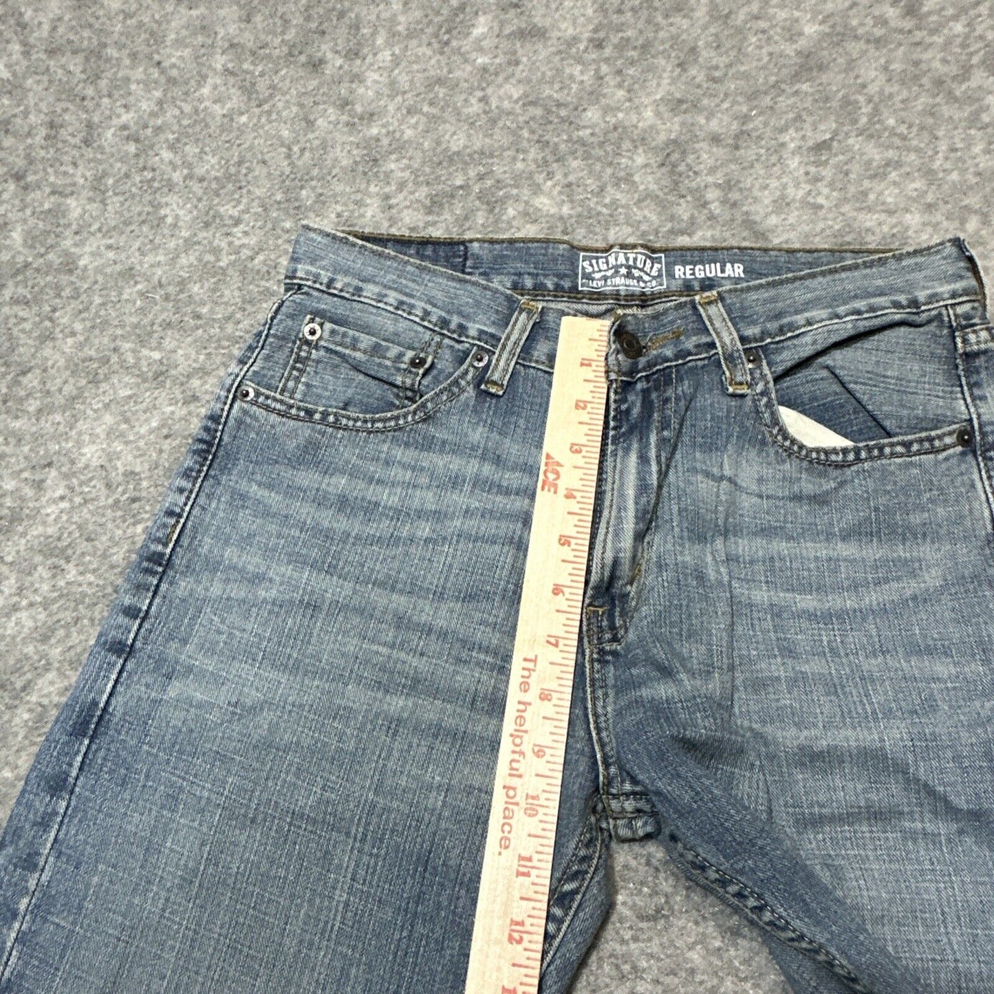 Signature Levi's Regular Men's Straight Jeans Size 30x32 Blue Light Wash Denim