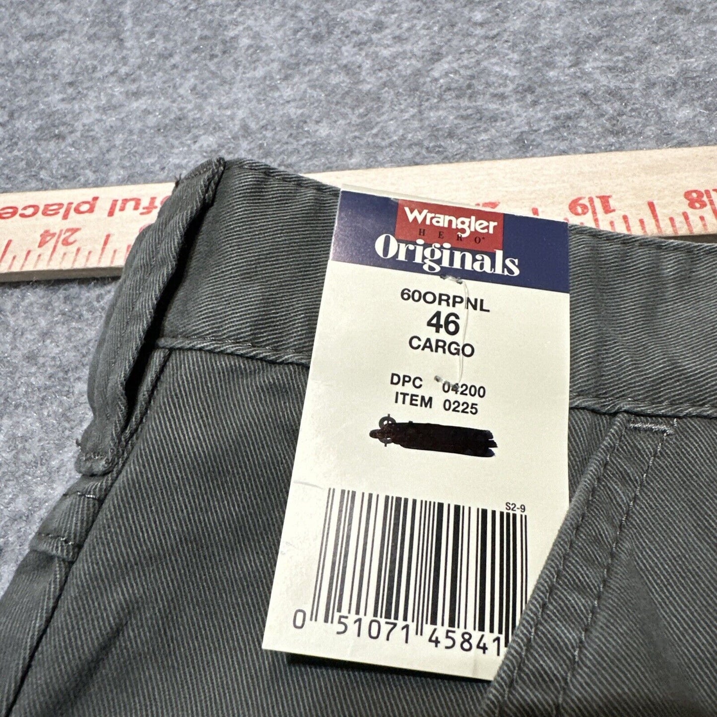 New Wrangler Hero Originals Men's Loose Fit Twill Cargo Shorts Size 46 Green