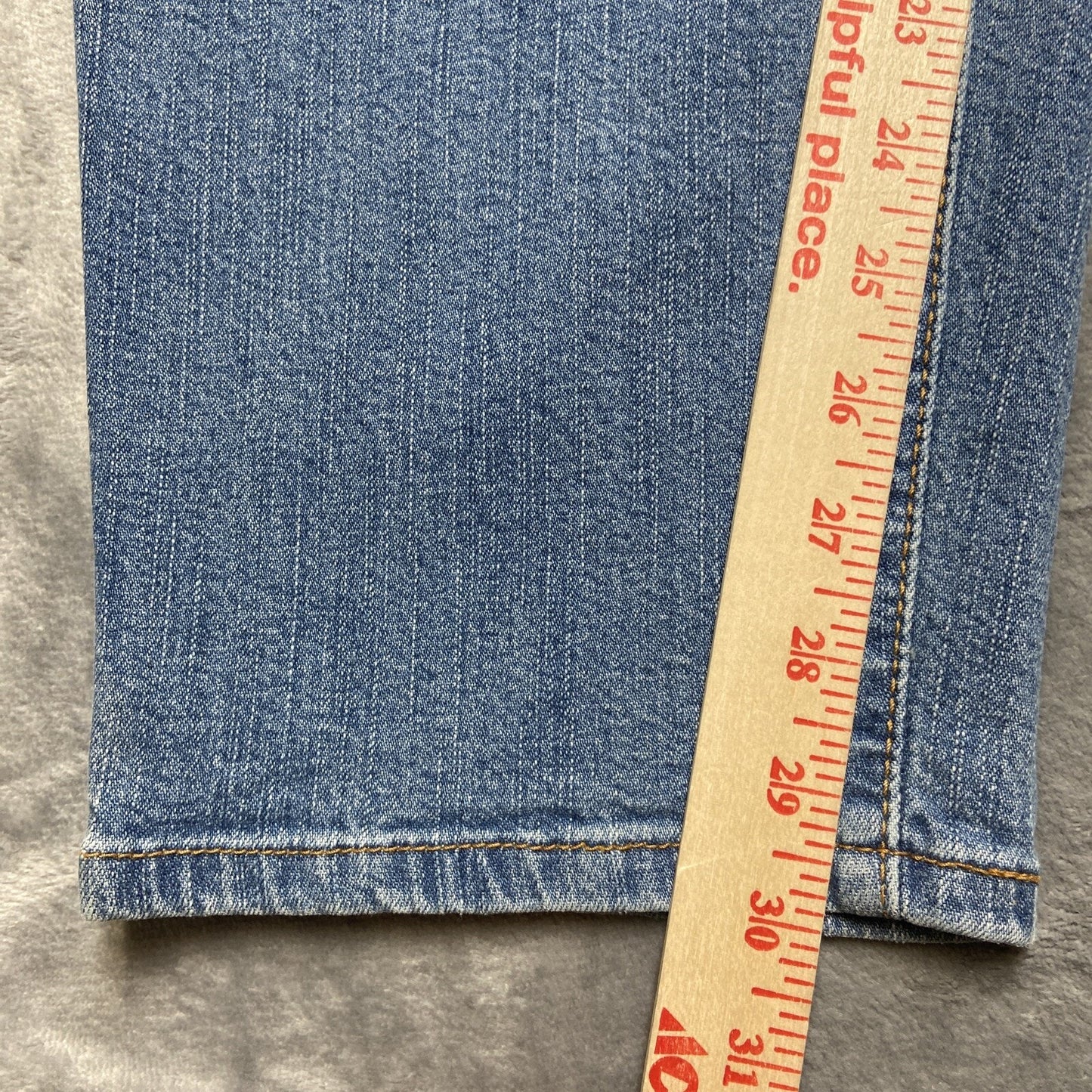 New Levi’s Relaxed Fit Tapered Leg Jeans Women’s Size 18M Blue Denim