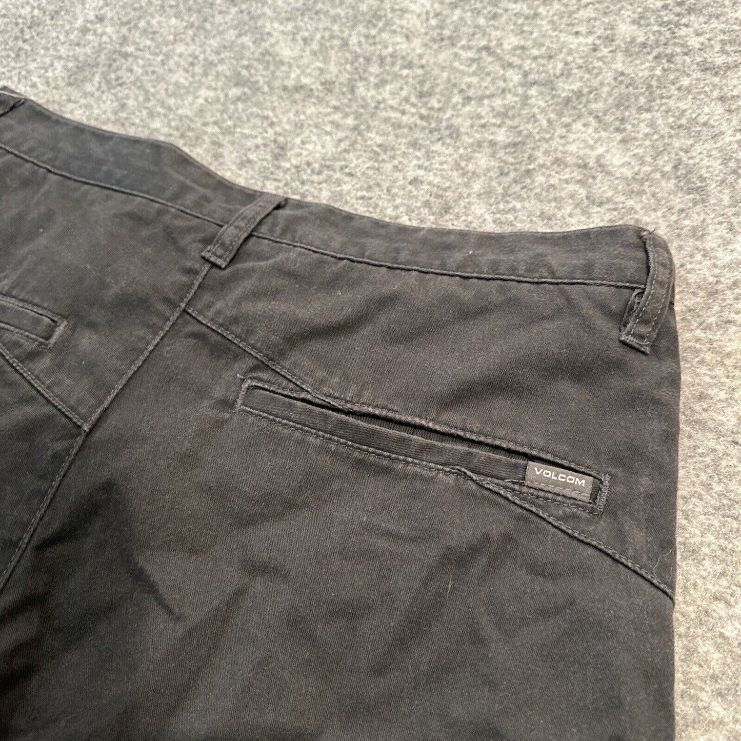 Volcom Men's Chino Shorts Size 30 Black Dark Wash Shorts