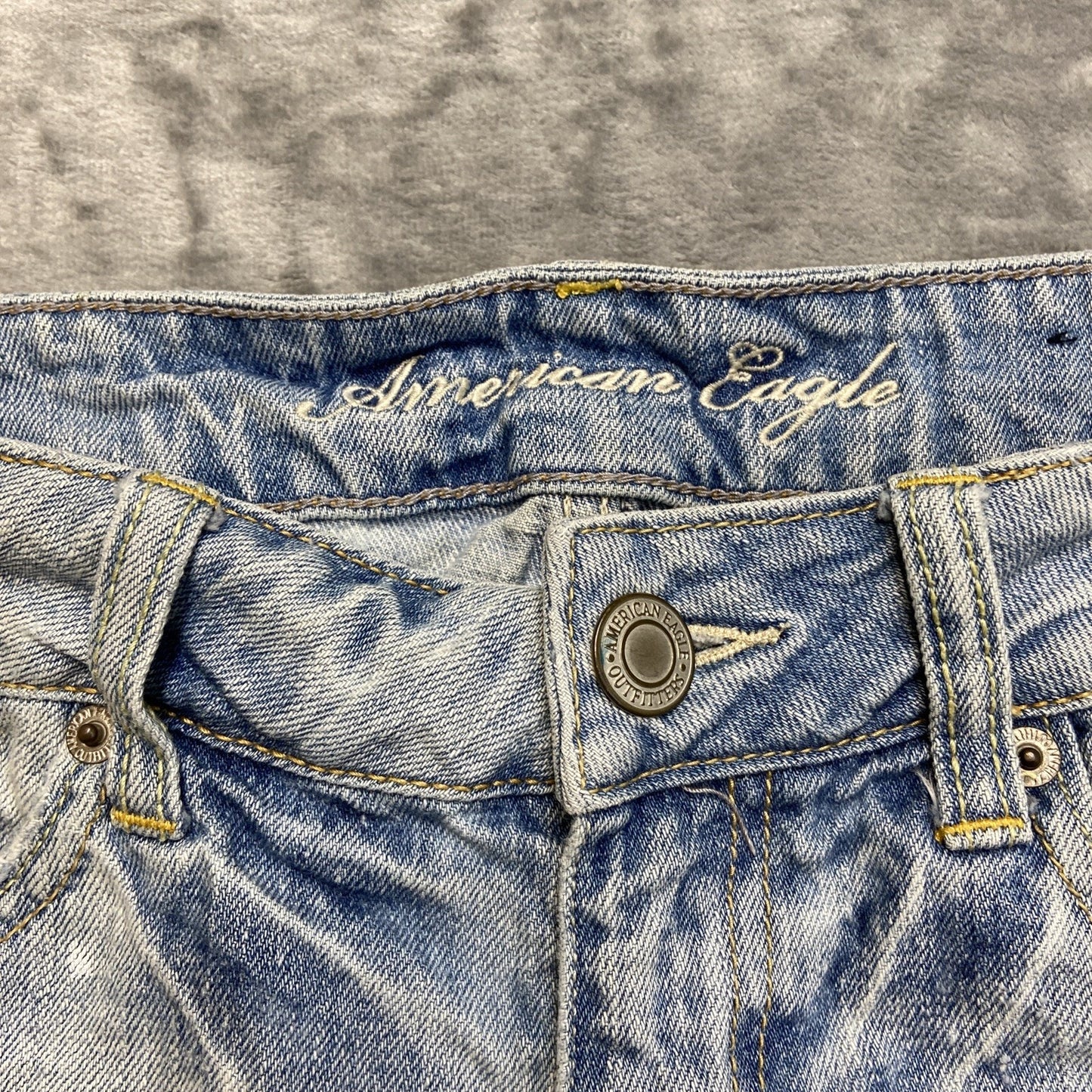 American Eagle Heavy Distressed Cut Off Jean Shorts Women's Size 4 Blue