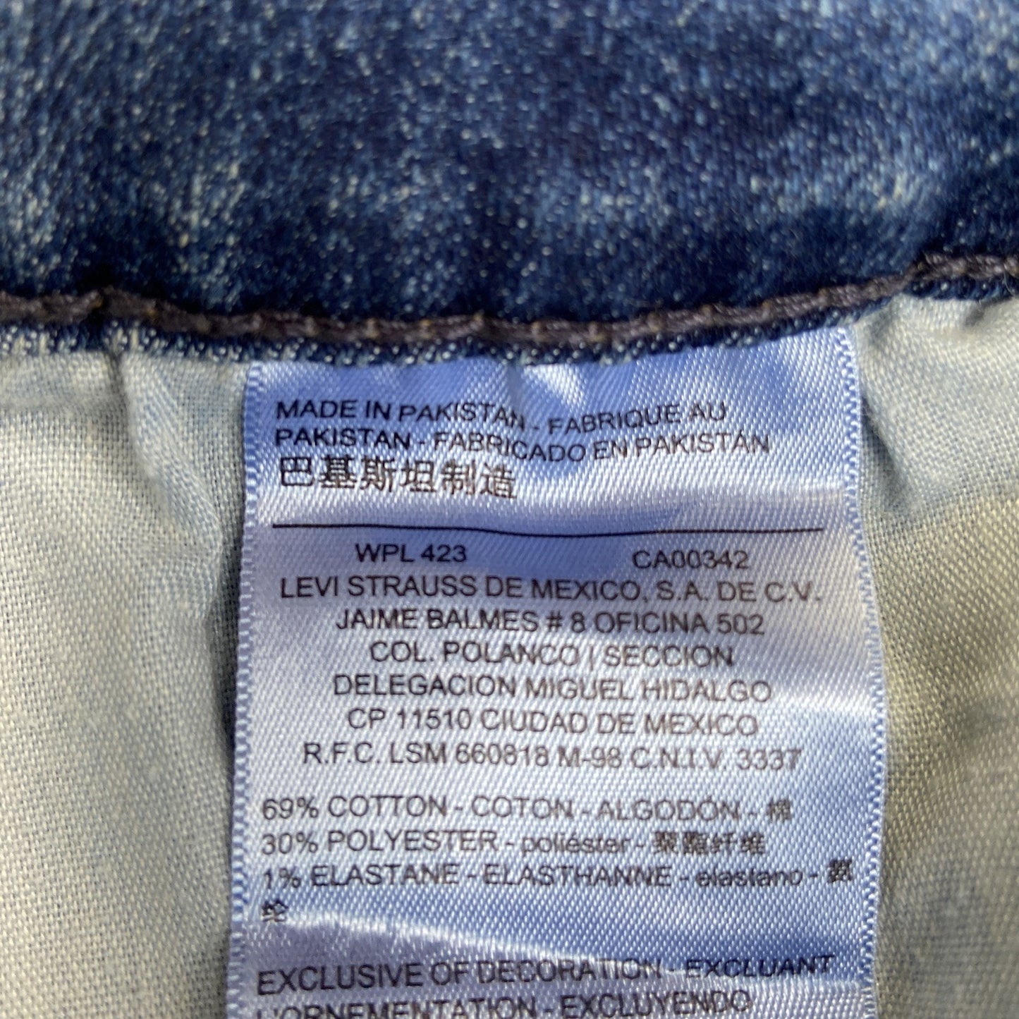 Signature Levi's Modern Skinny Bermuda Shorts Women's Size 10 Blue Cuffed Denim