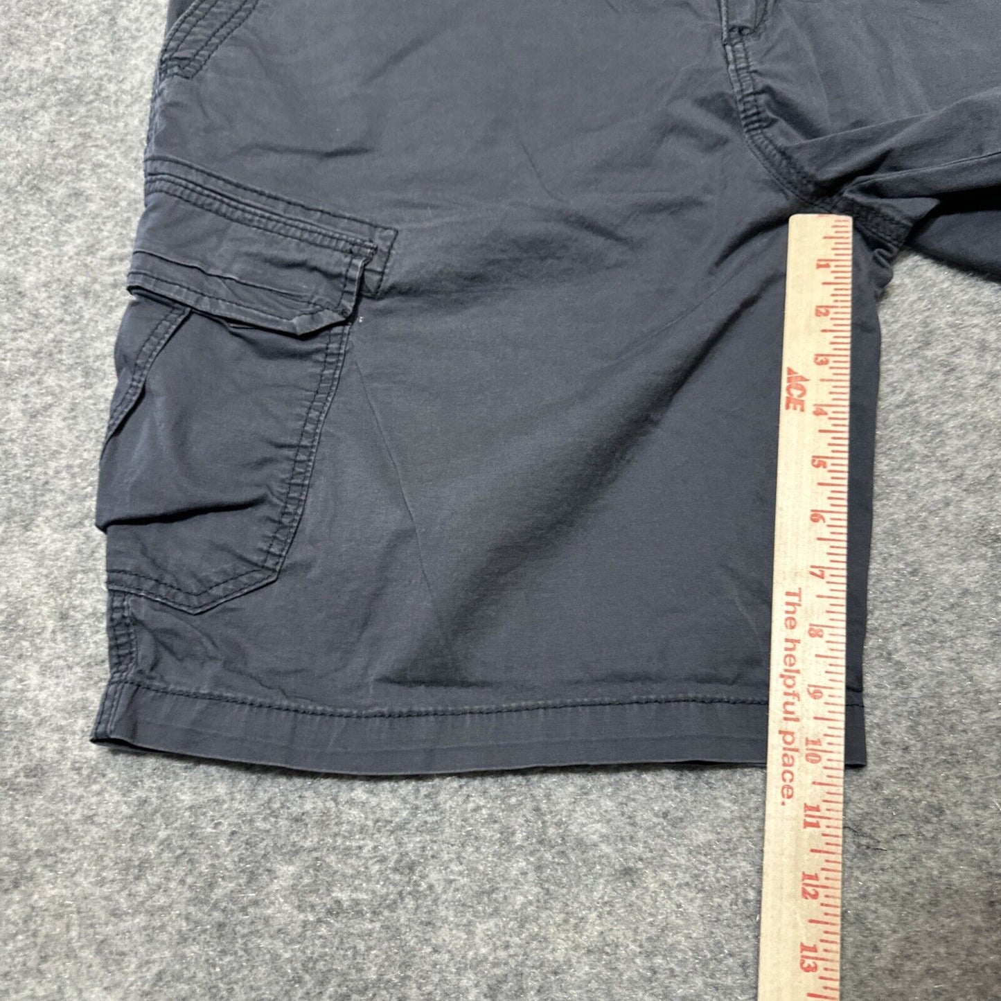 UNIONBAY Men's Cargo Shorts Size 42 Black Dark Wash Shorts