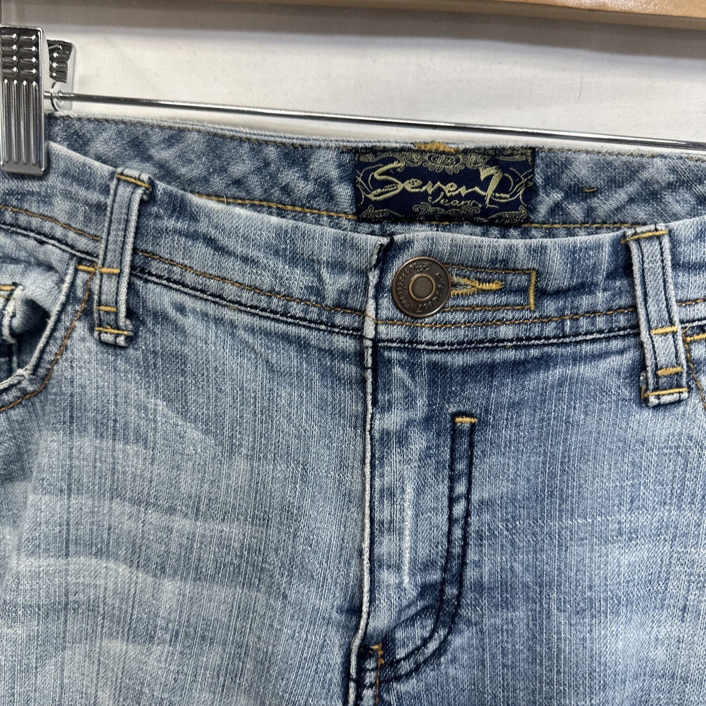 Seven7 Cropped Jeans Women’s Size 31 Blue Light Wash Stretch Denim