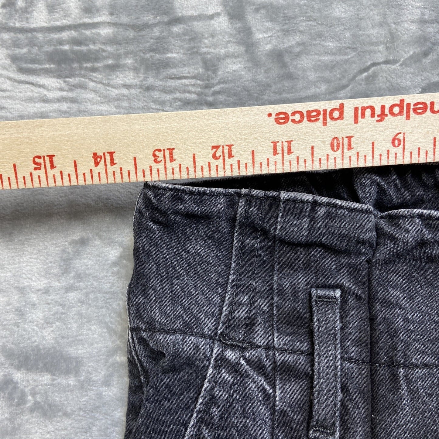 Abercrombie & Fitch Mom Cutoff Jeans Women’s Size 28/6 Black