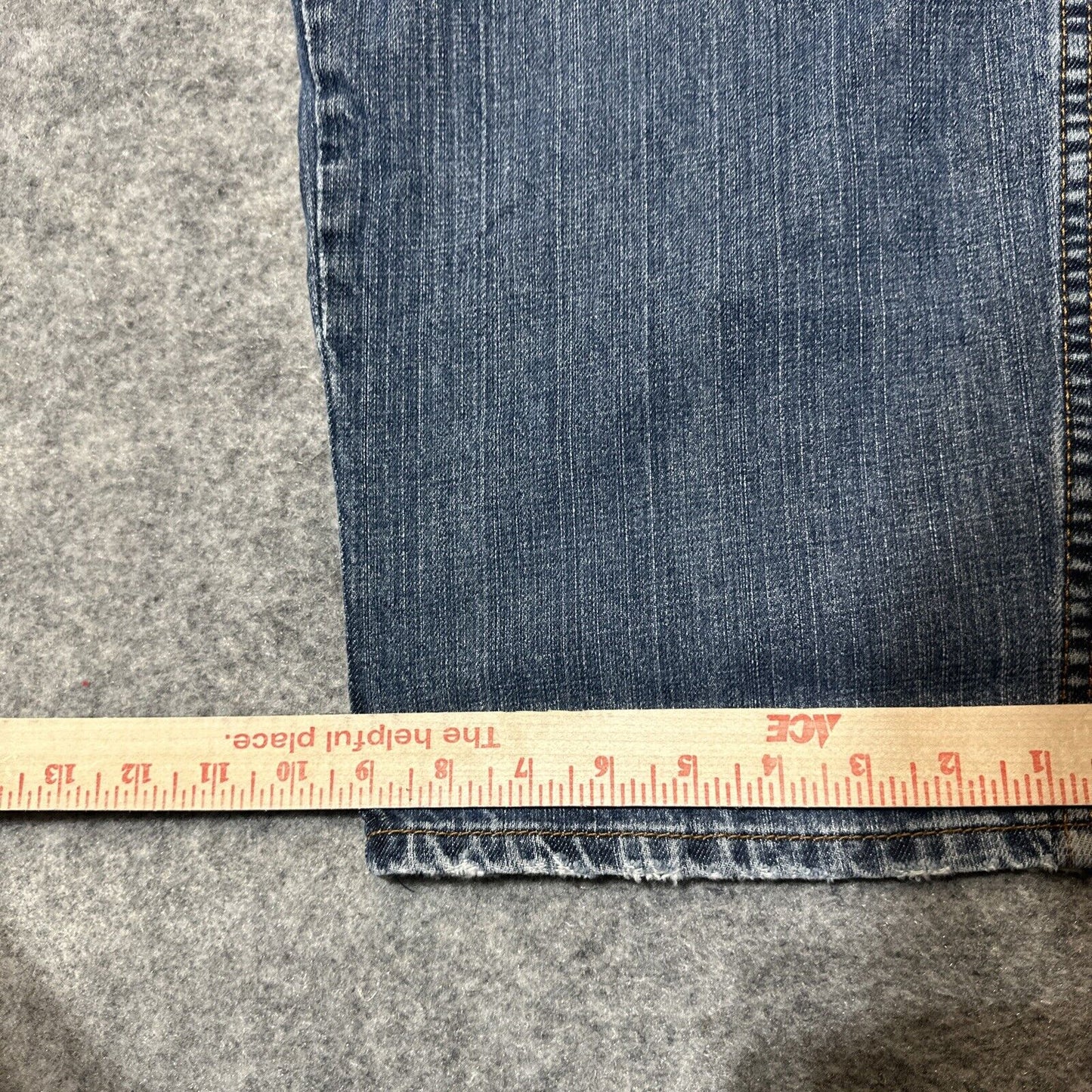 Levi's 550 Relaxed Fit Jeans Mens Size 46x30 Blue Light Wash Denim