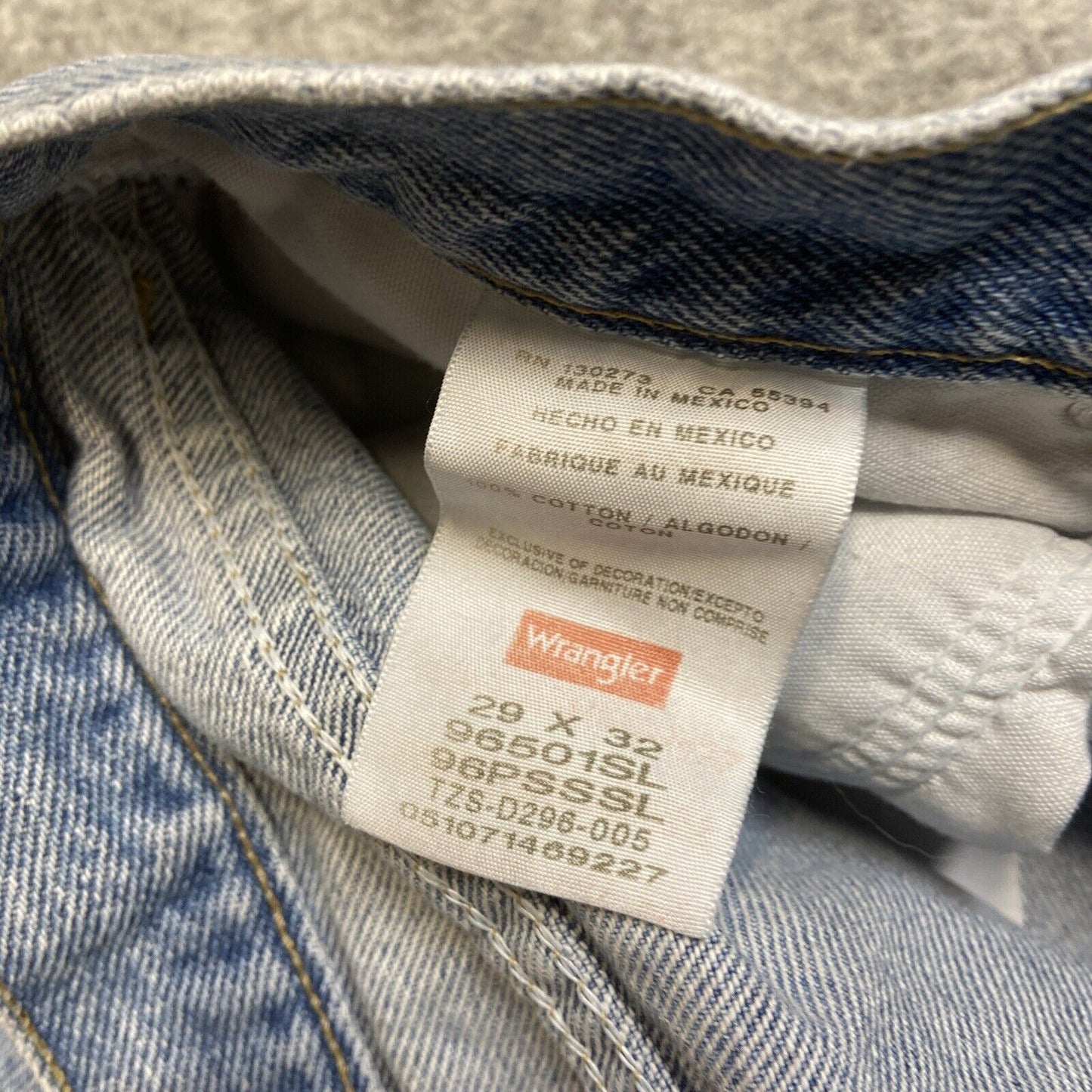 Wholesale Lot of 3 Grade A / B Work Jeans Size 29x32 Levis Wrangler LEE Blue