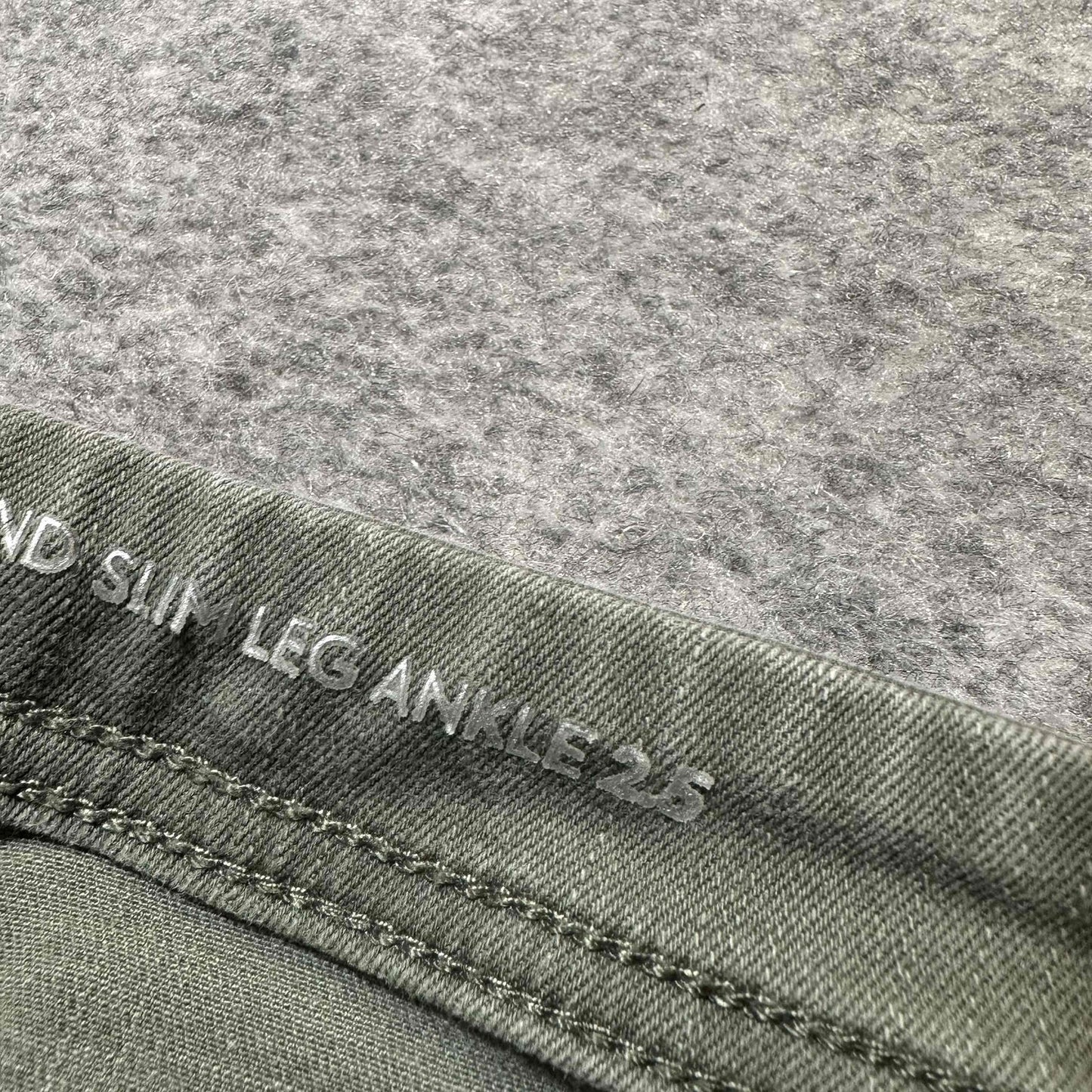 Chicos Women's Perfect Stretch Girlfriend Slim Ankle Jeans Size 25 Green Denim