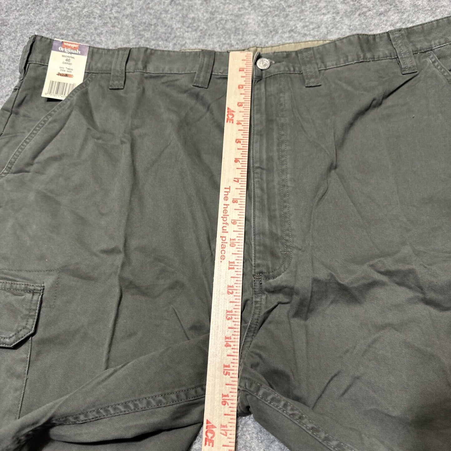 New Wrangler Hero Originals Men's Loose Fit Twill Cargo Shorts Size 46 Green