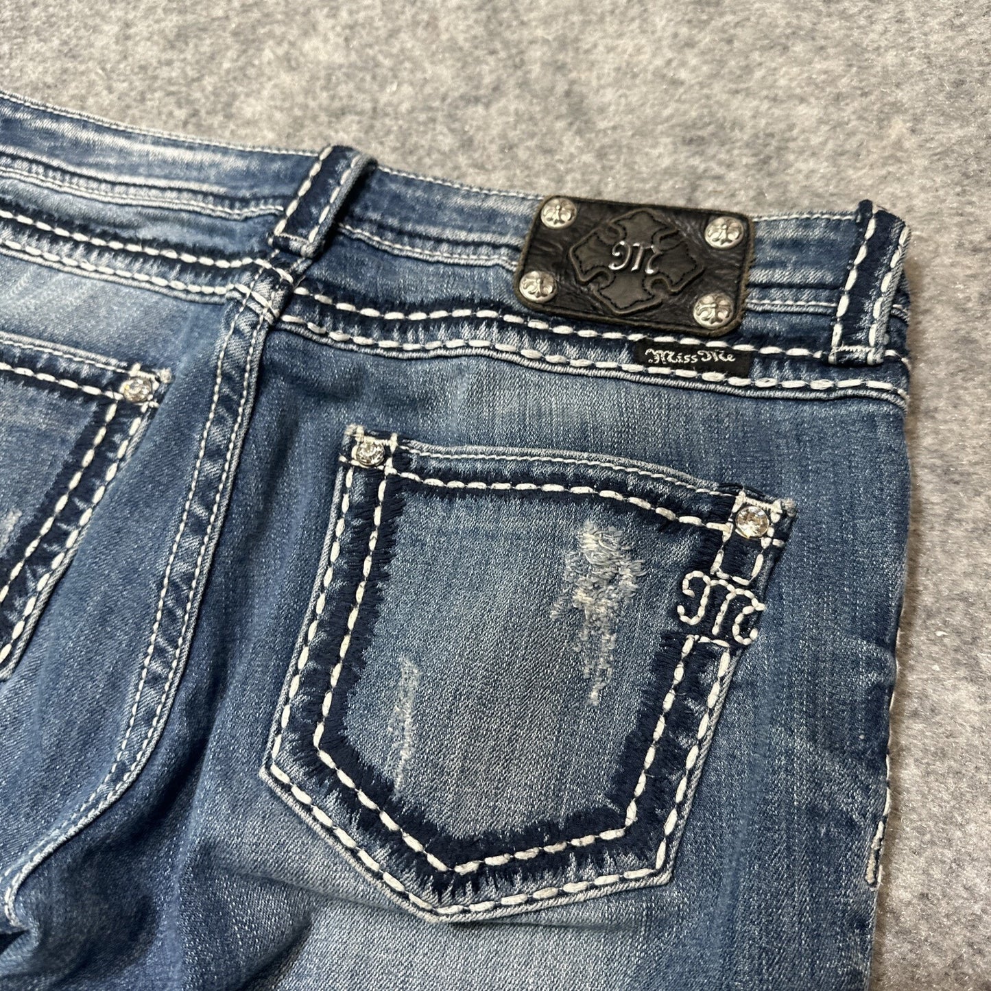 Miss Me Boyfriend Distressed Jeans Women's Size 27 Blue Medium Wash Denim