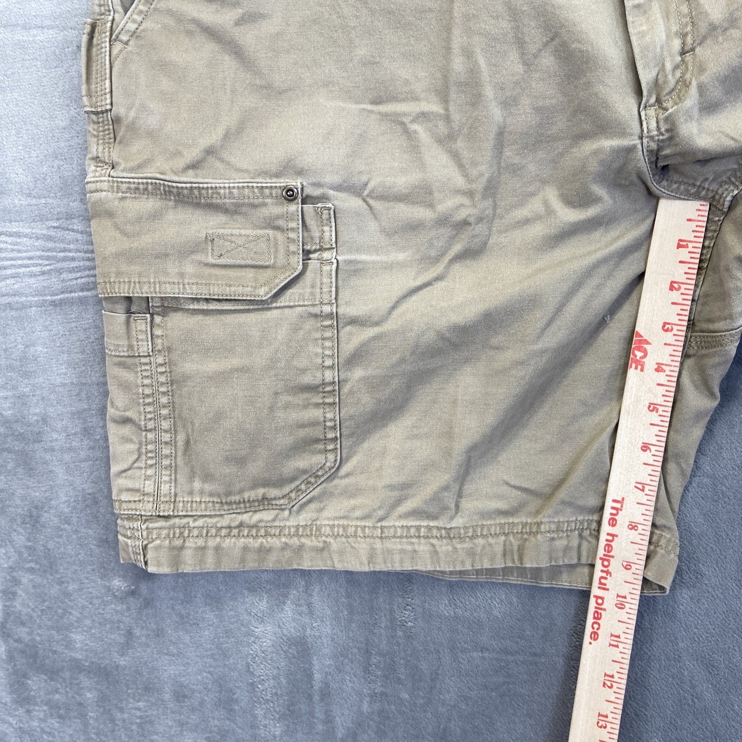 Duluth Trading Flex Fire Hose Cargo Shorts Men's Size 44 Beige Brown Shorts