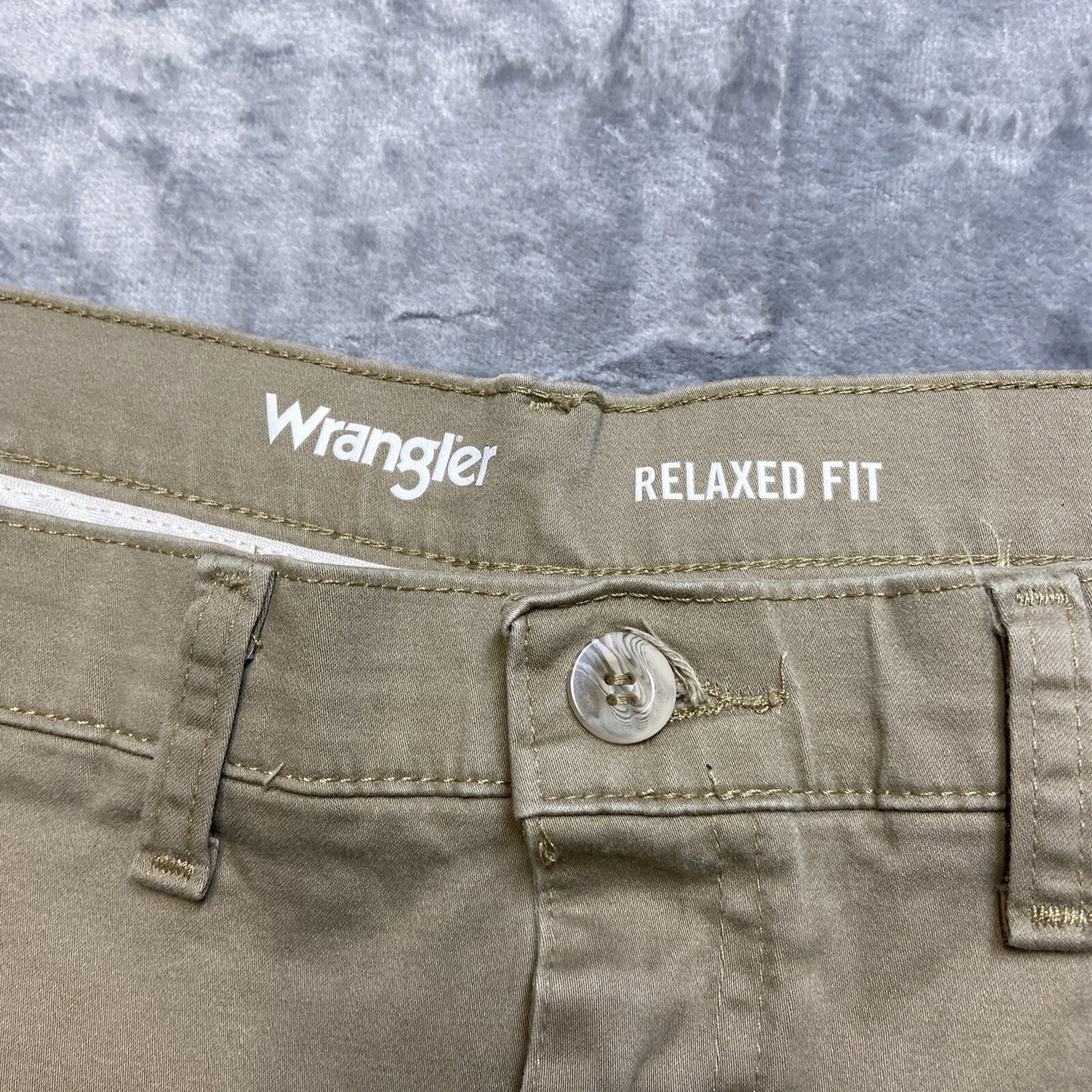 Wrangler Pleated Chino Pants Men's Size 44x32 Brown