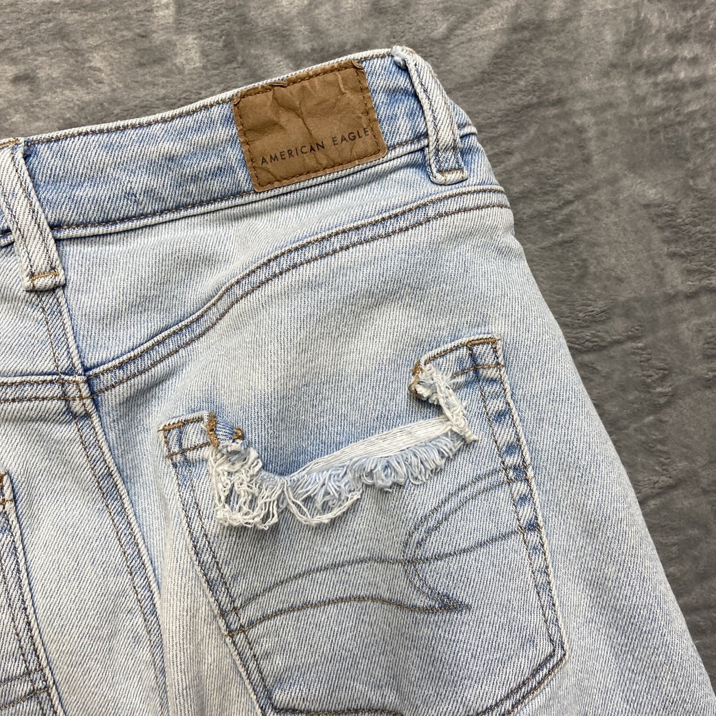 American Eagle Stretch Distressed High Rise Mom Jeans Womens Size 0R Light Blue