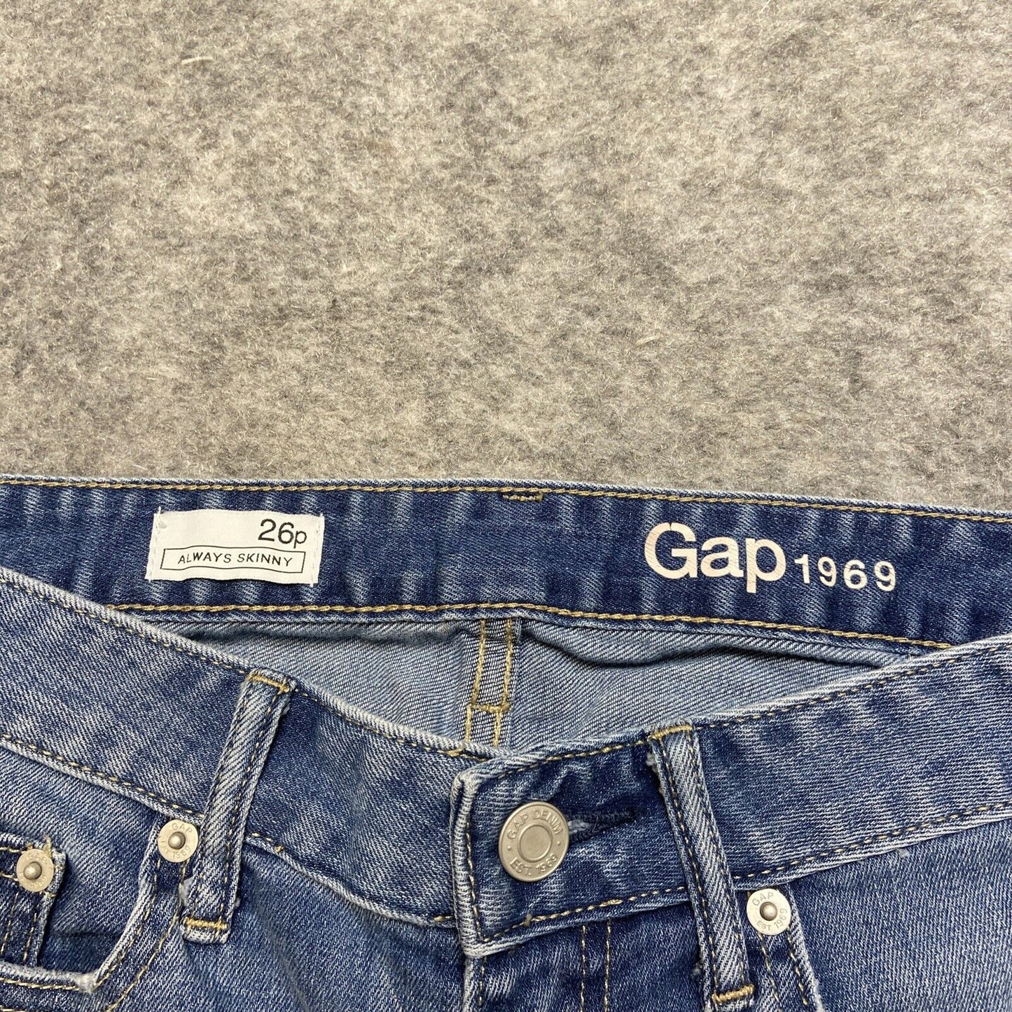 Gap 1969 Always Skinny Distressed Jeans Women's Size 26p Blue Denim