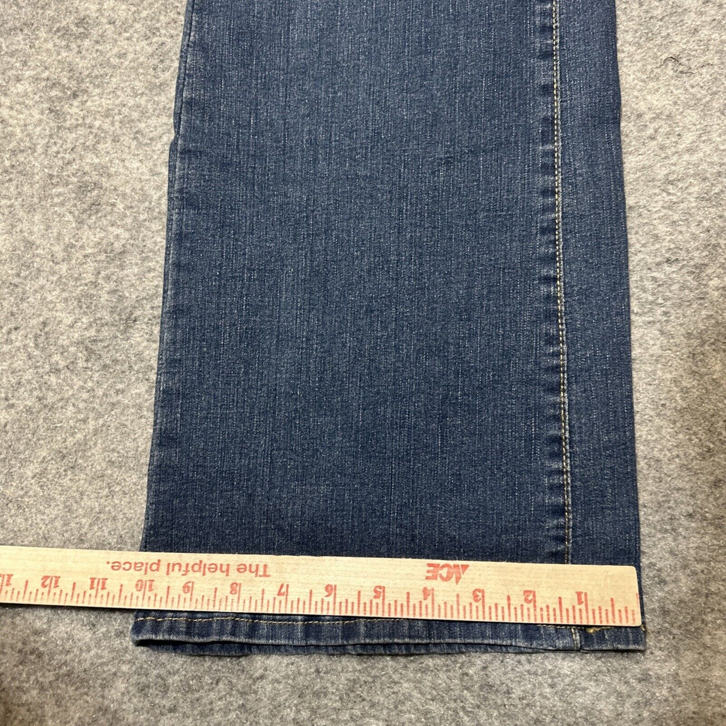 New Signature Levi's Mid Rise Bootct Jeans Women's Size 26L Dark Blue 38x34