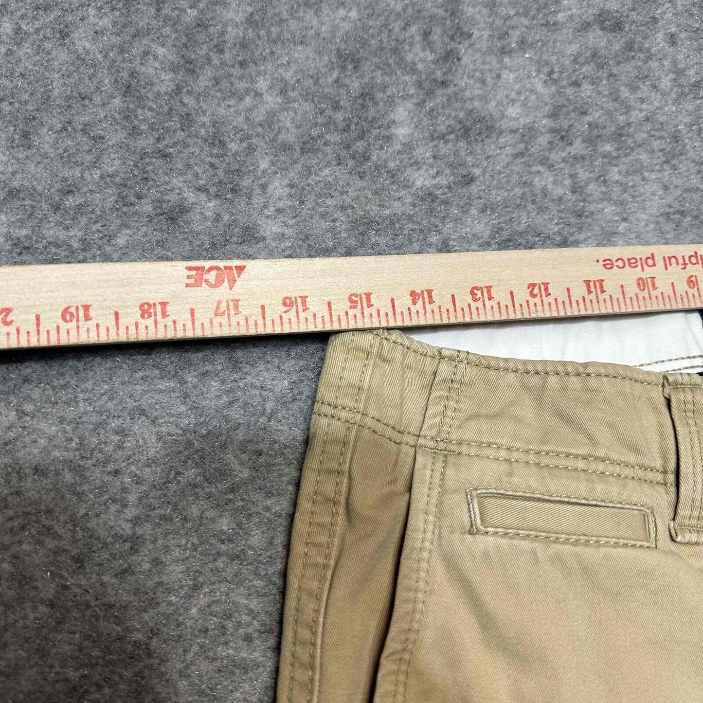 American Eagle Men's Relaxed Straight Chino Pants Size 30x32 Khaki Medium Wash