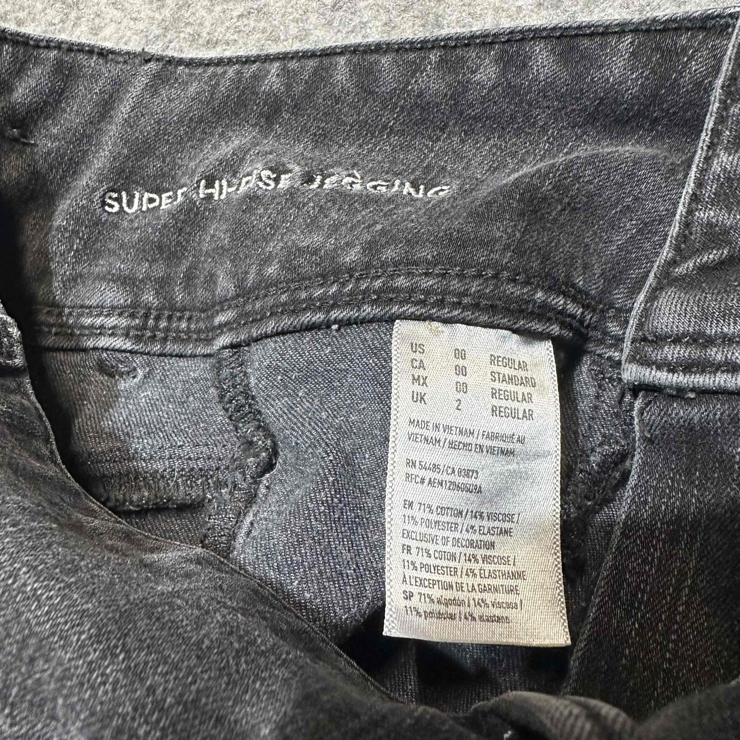 American Eagle Women's Super Hi Rise Skinny Fit Jegging Size 00R Black Denim