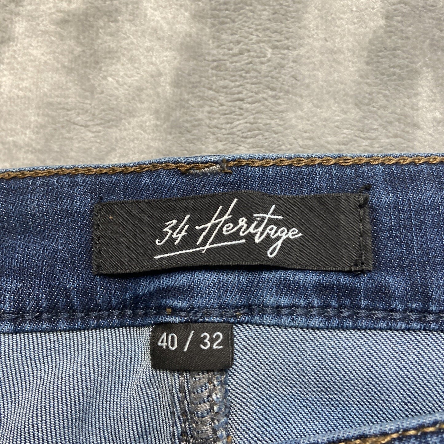 34 Heritage Courage Mid Rise Straight Jeans Men’s Size 40x32 Blue Denim EUC