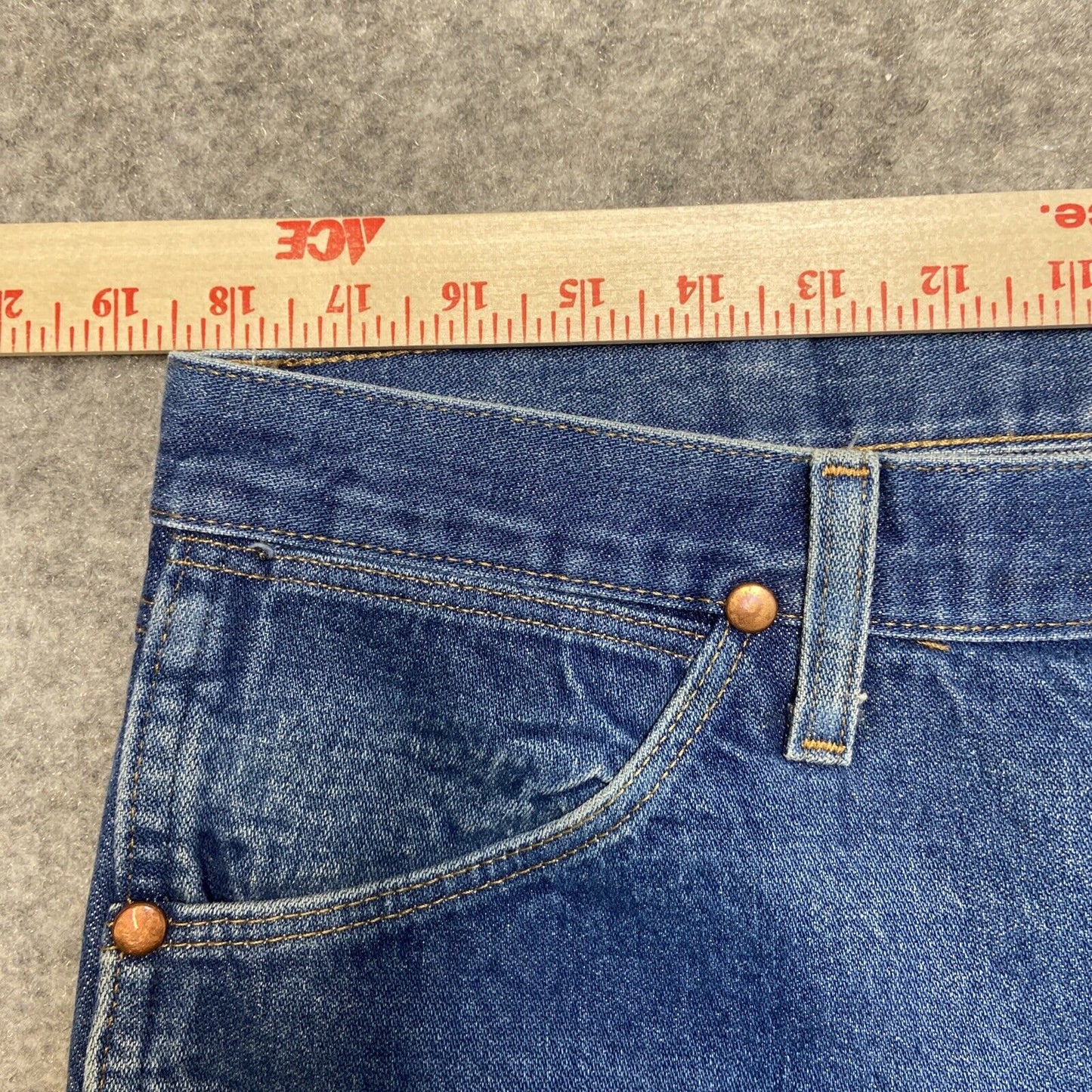 Wrangler 13MWZ Cowboy Cut Jeans Men's Size 40x32 Medium Wash Western