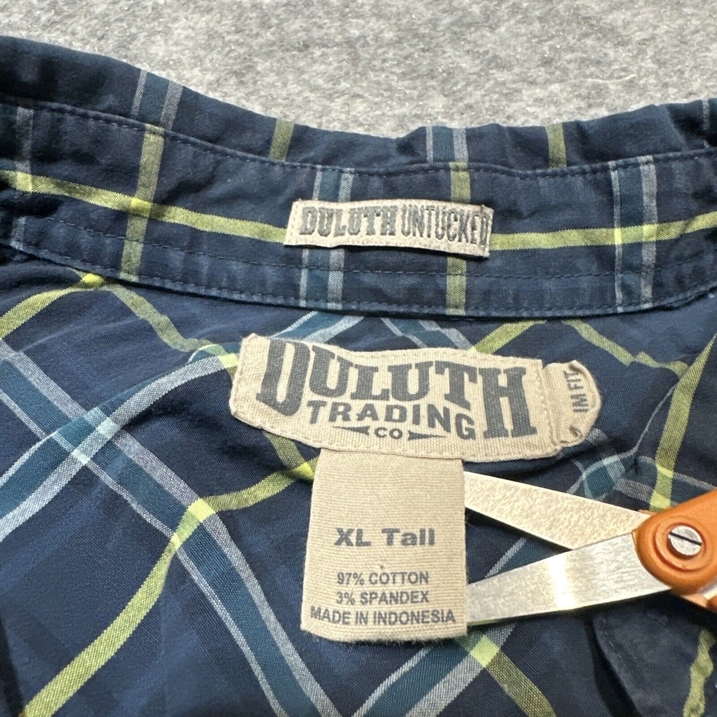 Duluth Trading Untucked Men's Slim Fit Button Up Long Sleeve Shirt Size XLT Blue