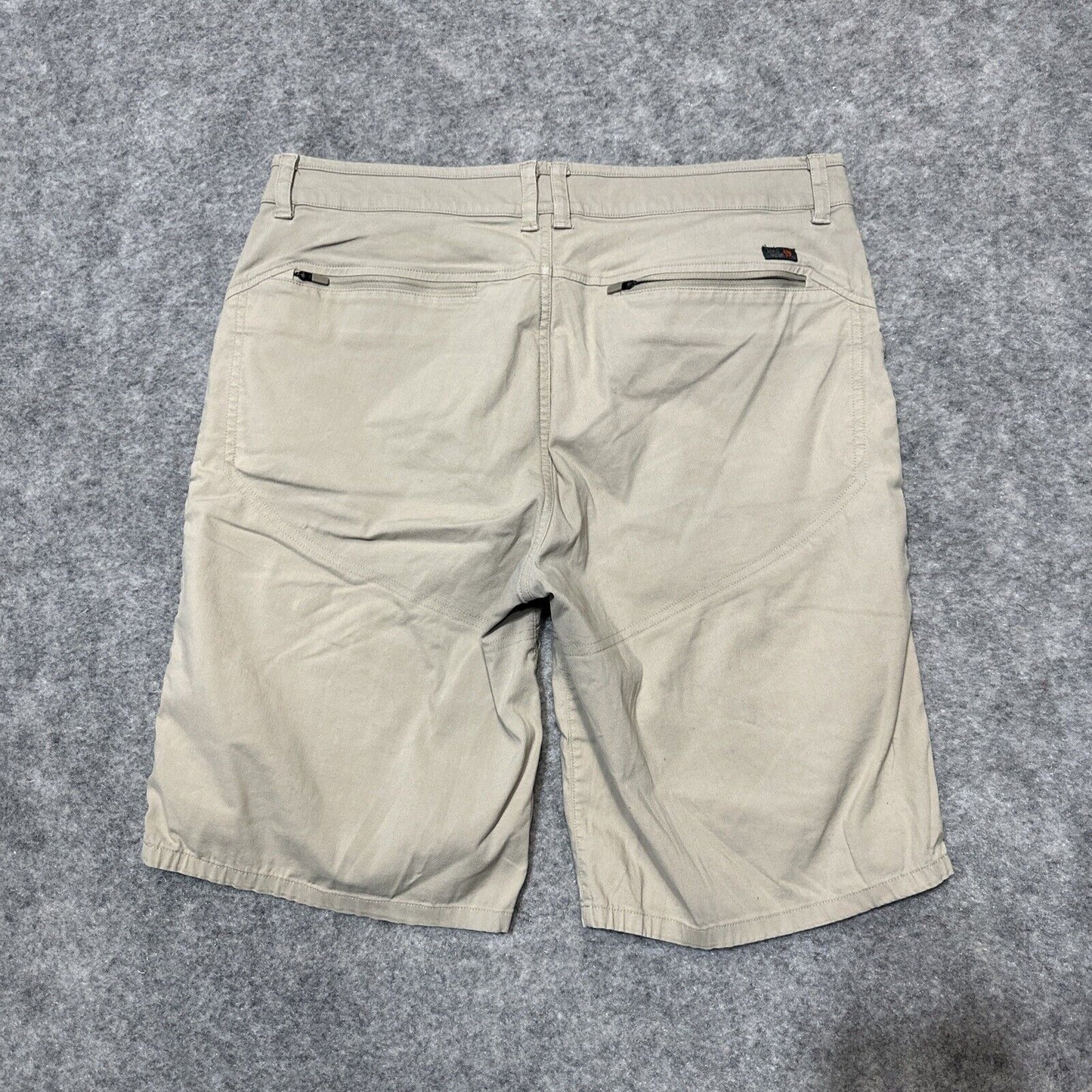 Mountain Hardwear Men's Cargo Shorts Size 34x44 Beige Light Wash Shorts
