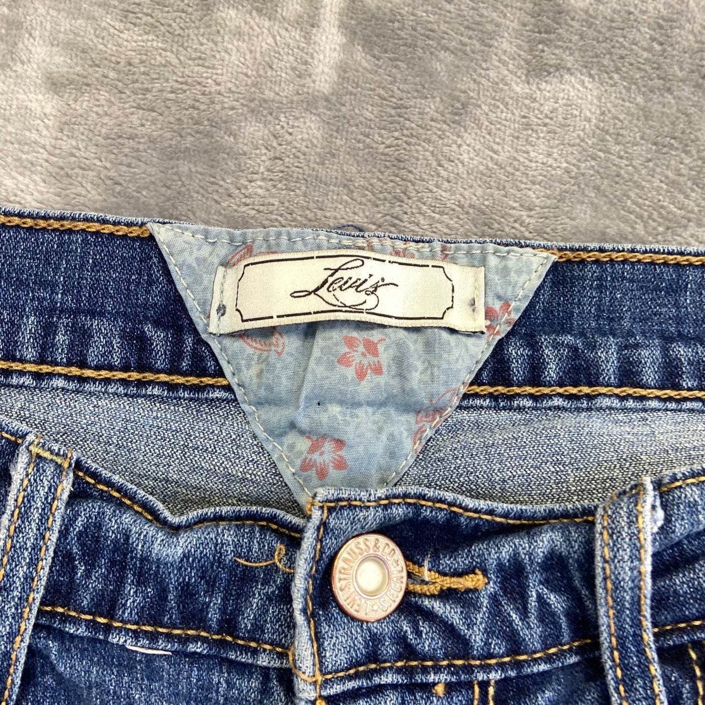 Levi's Women's Straight Jeans Size 8 Blue Denim