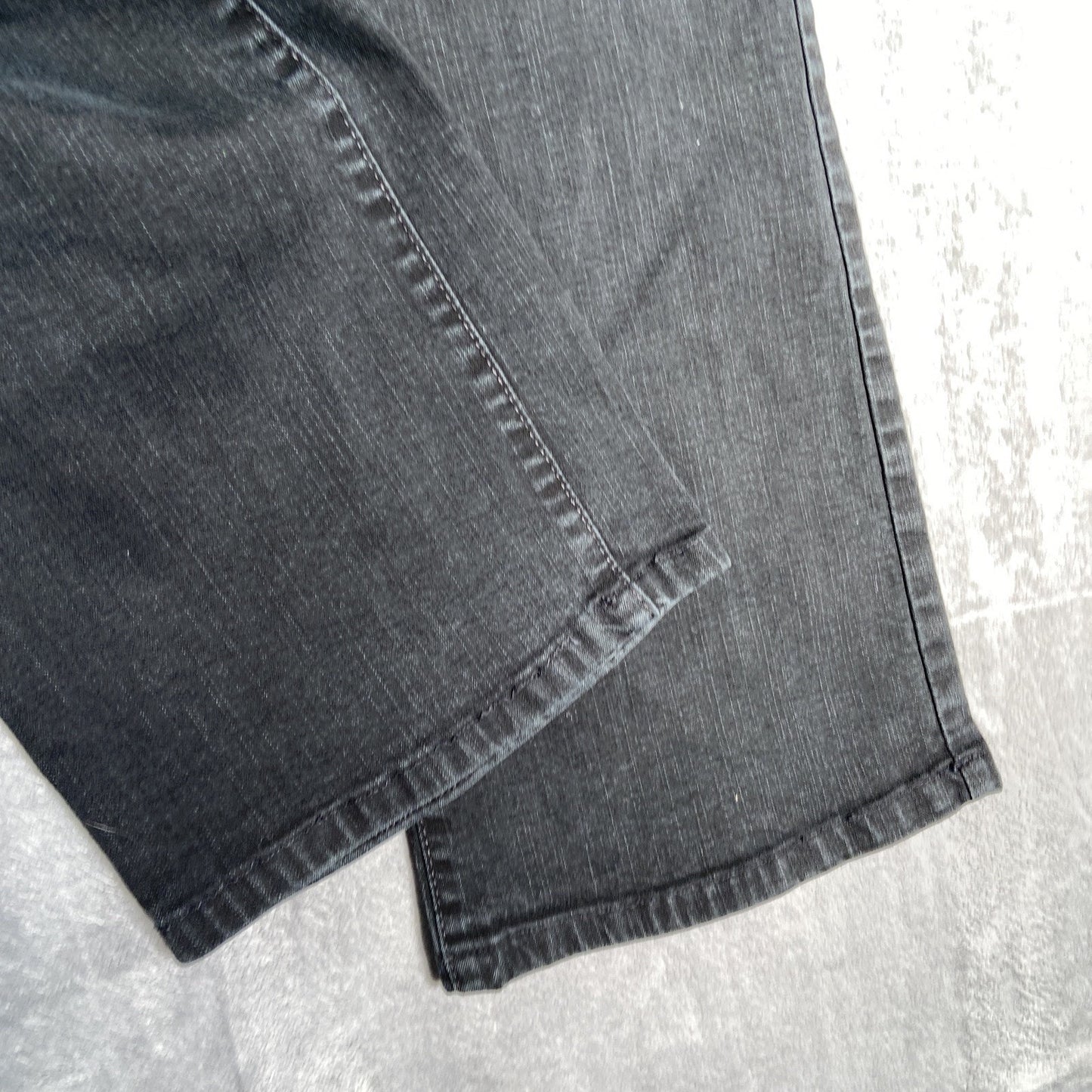 Levi's Perfectly Slimming 512 Bootcut Jeans Women's Size 10 S/C Black