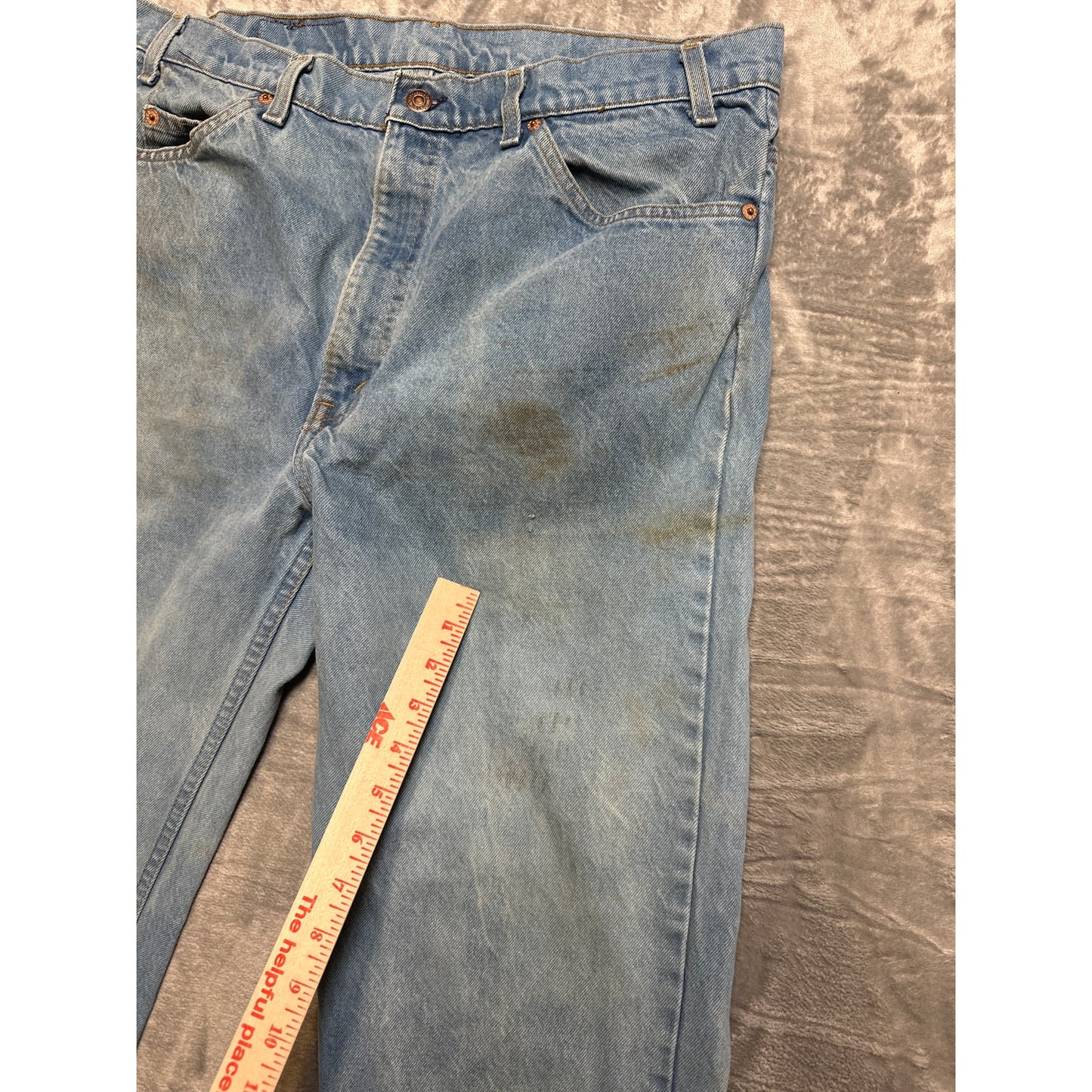 Levi's 505 Straight Fit Jeans Men's Size 38x30 Light Blue Denim *with rust marks*