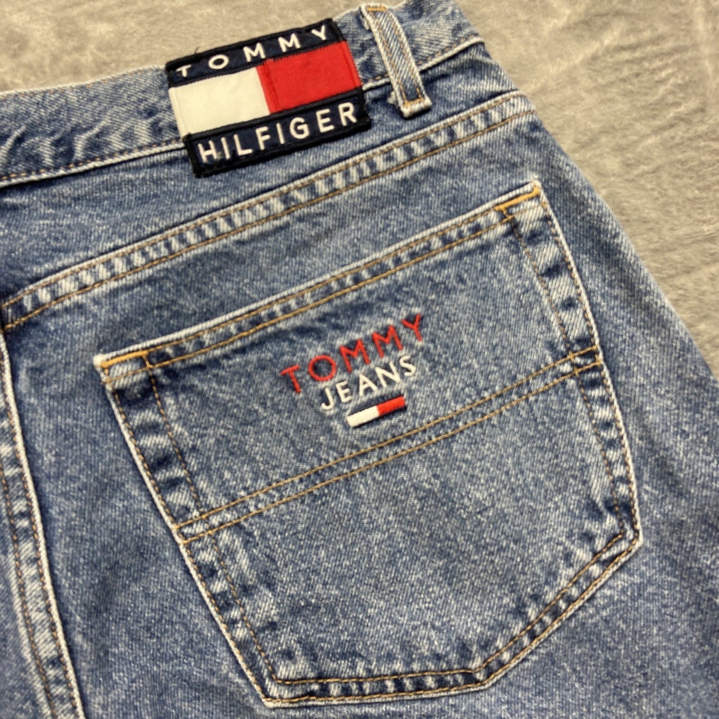 Vintage Tommy Hilfiger Baggy Straight Jeans Men's Size 34x30 Blue Denim