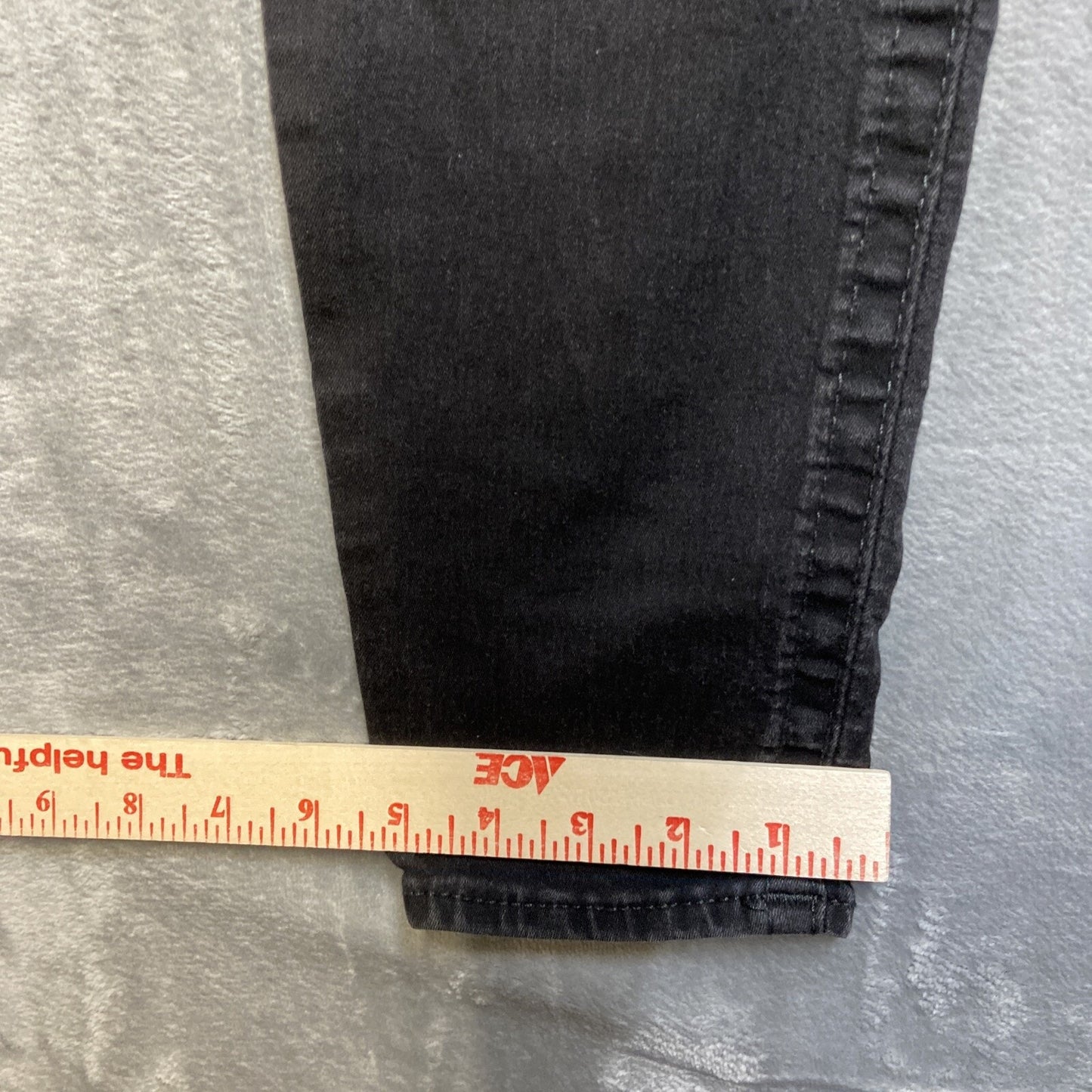 True Religion Skinny Jeans Women’s Size 31 Black Denim *Stretch Marks*