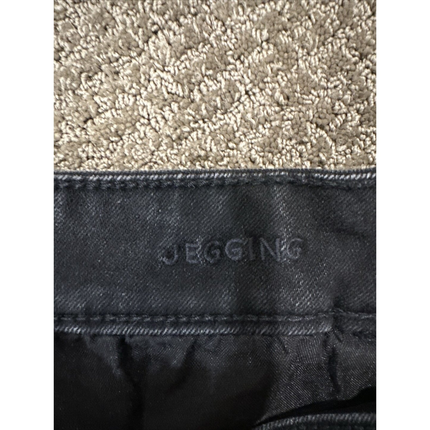 American Eagle Jeans Women's Size 4R Mid Rise Next Level Stretch Black Jeans